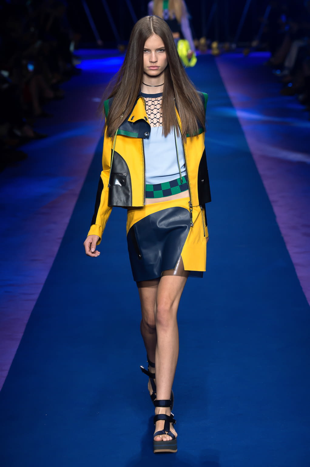 Fashion Week Milan Spring/Summer 2017 look 14 from the Versace collection womenswear