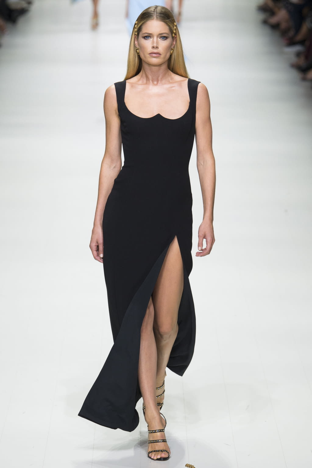 Versace S/S 18 womenswear #31 - Tagwalk: The Fashion Search Engine