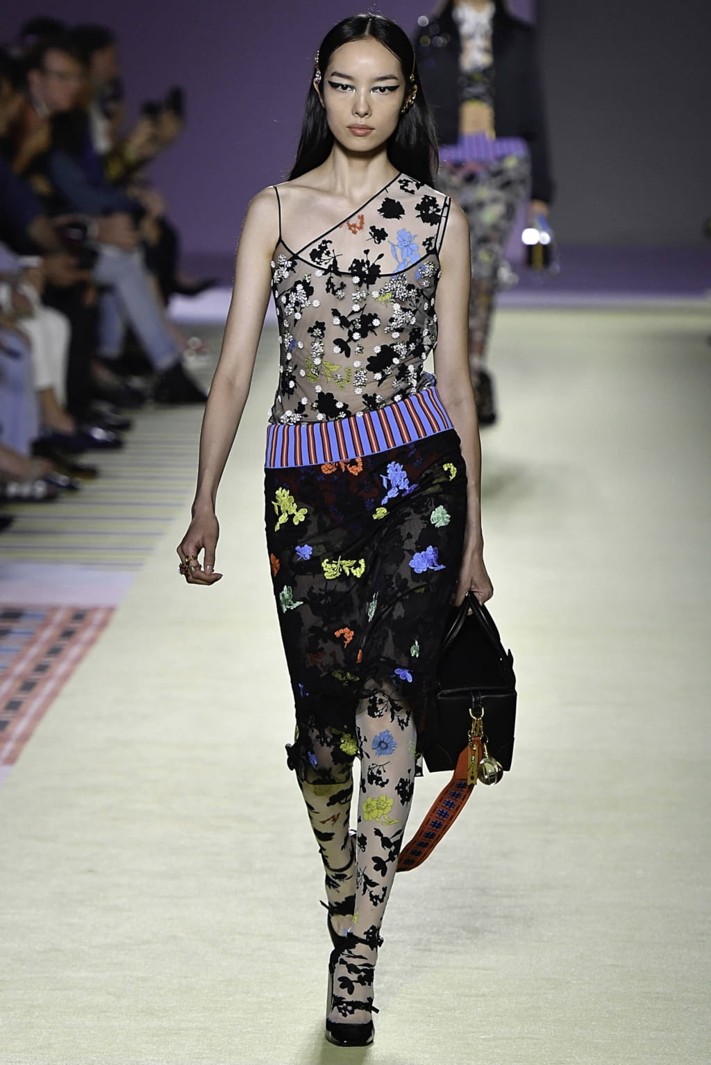 Fashion Week Milan Spring/Summer 2019 look 16 de la collection Versace womenswear