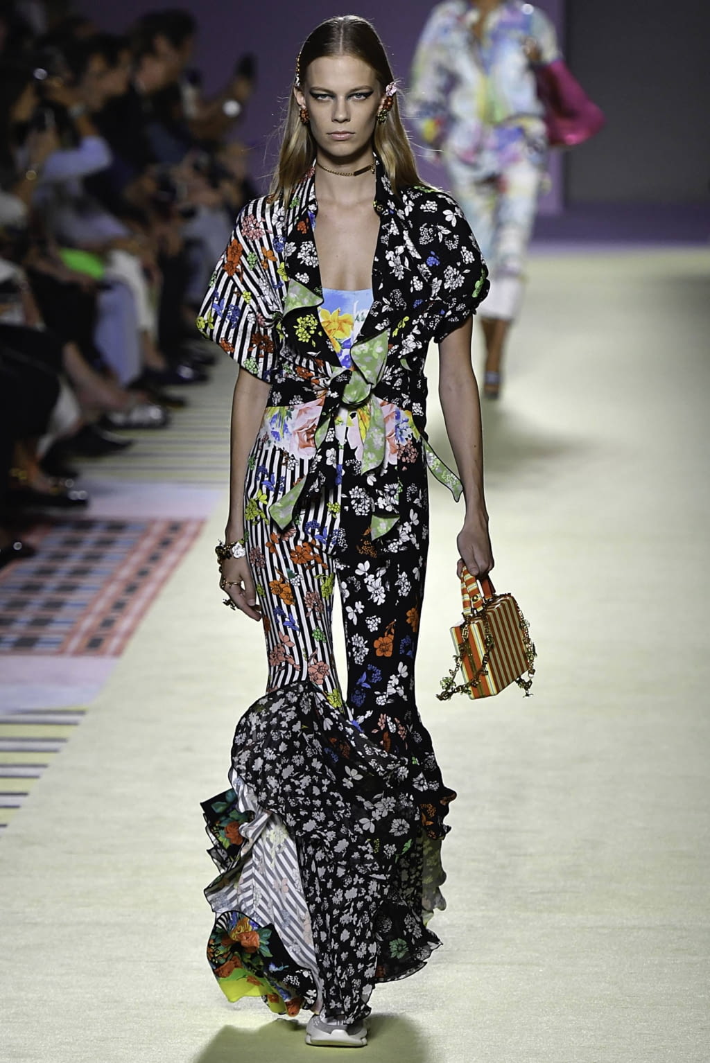 Fashion Week Milan Spring/Summer 2019 look 32 from the Versace collection 女装