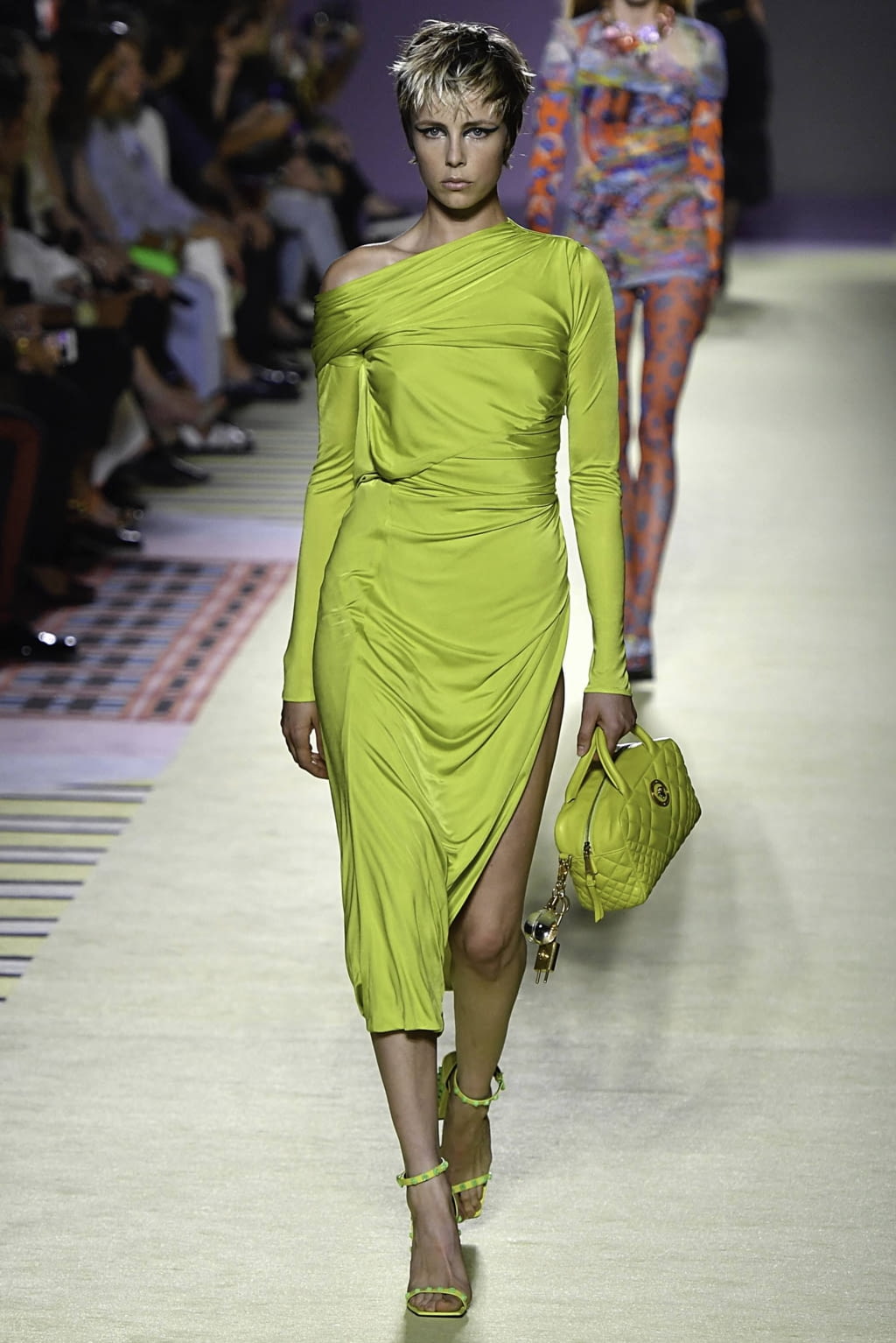 Fashion Week Milan Spring/Summer 2019 look 38 from the Versace collection 女装