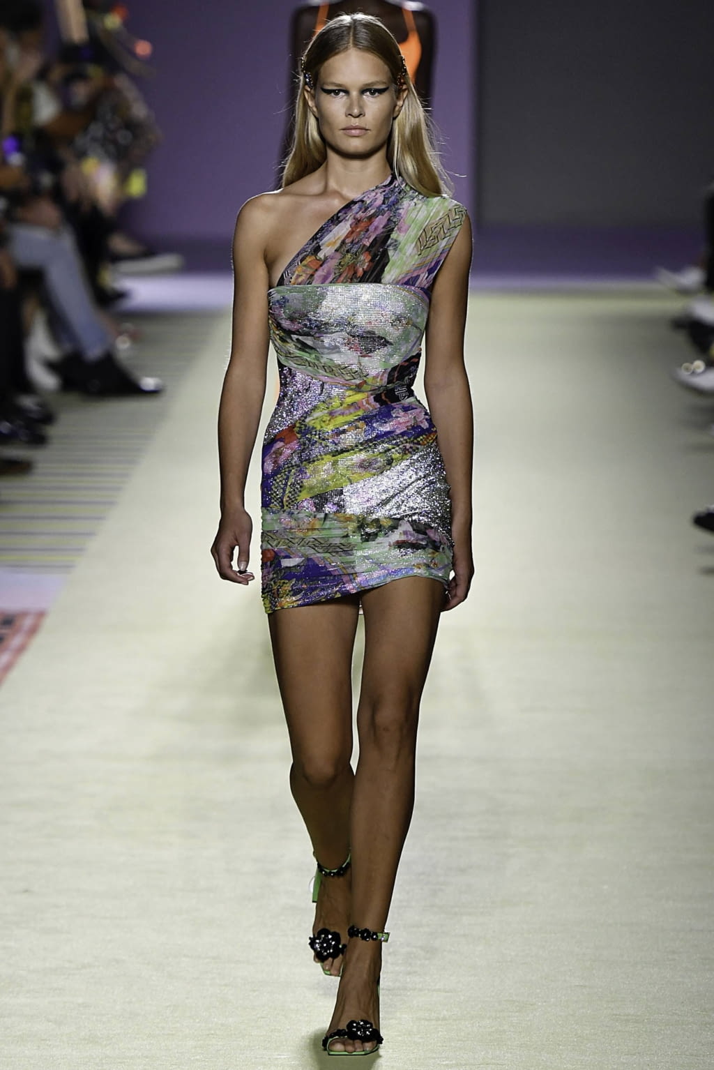 Fashion Week Milan Spring/Summer 2019 look 48 from the Versace collection womenswear
