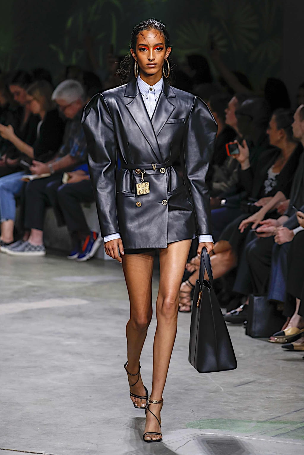 Fashion Week Milan Spring/Summer 2020 look 9 from the Versace collection 女装