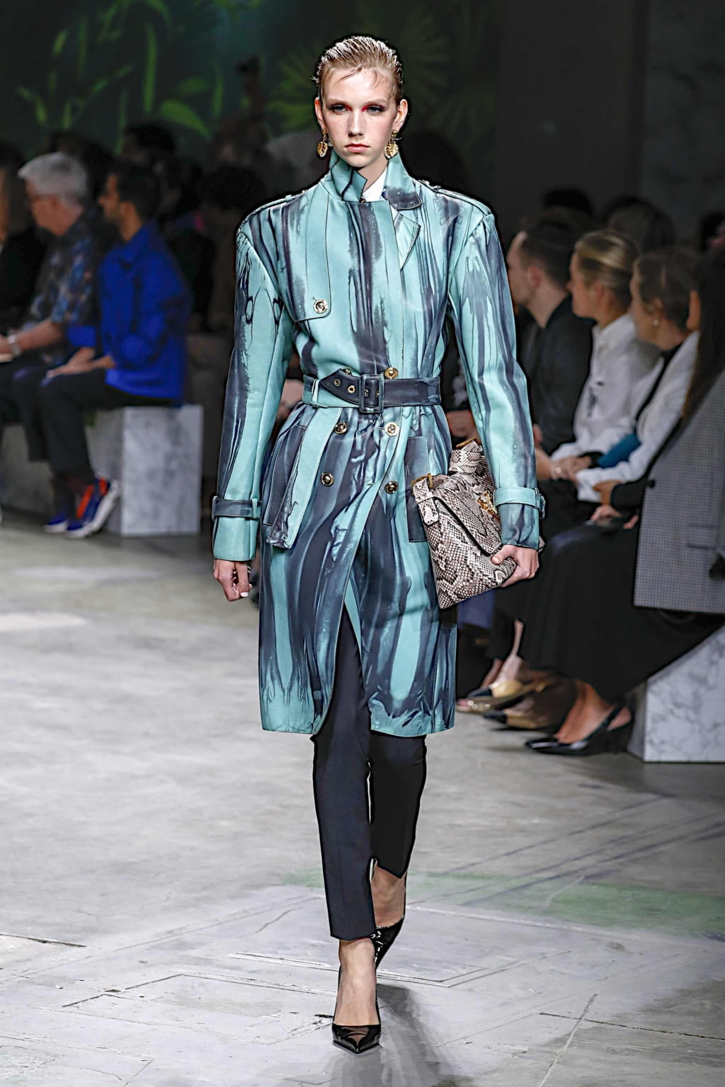 Fashion Week Milan Spring/Summer 2020 look 13 de la collection Versace womenswear