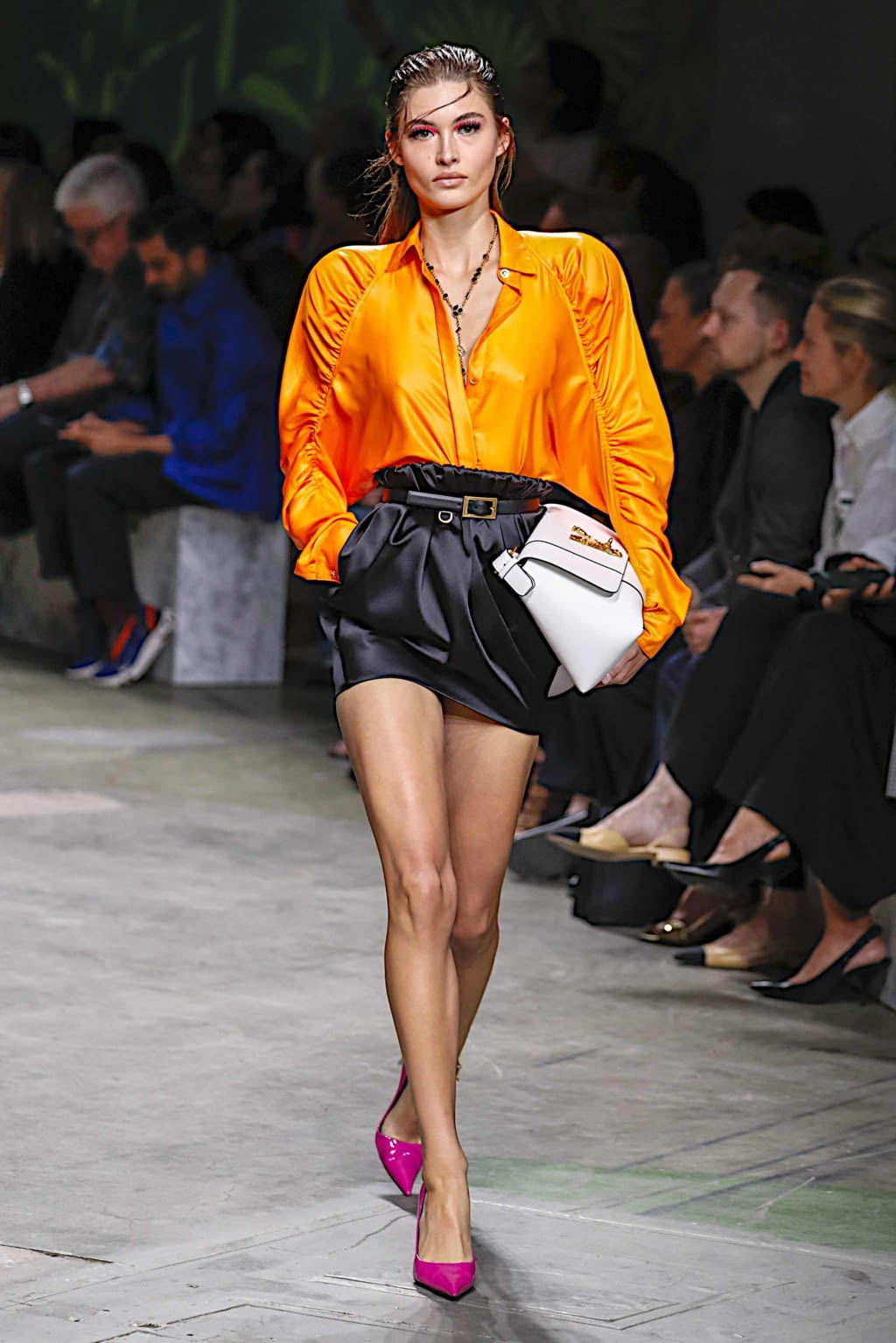 Fashion Week Milan Spring/Summer 2020 look 36 from the Versace collection 女装
