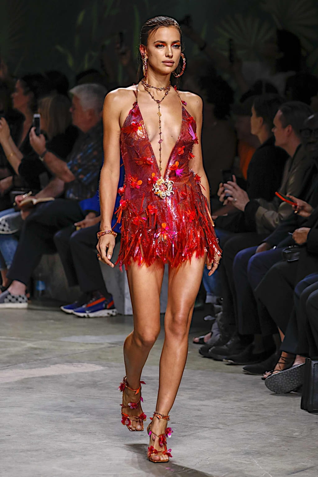 Fashion Week Milan Spring/Summer 2020 look 59 from the Versace collection 女装