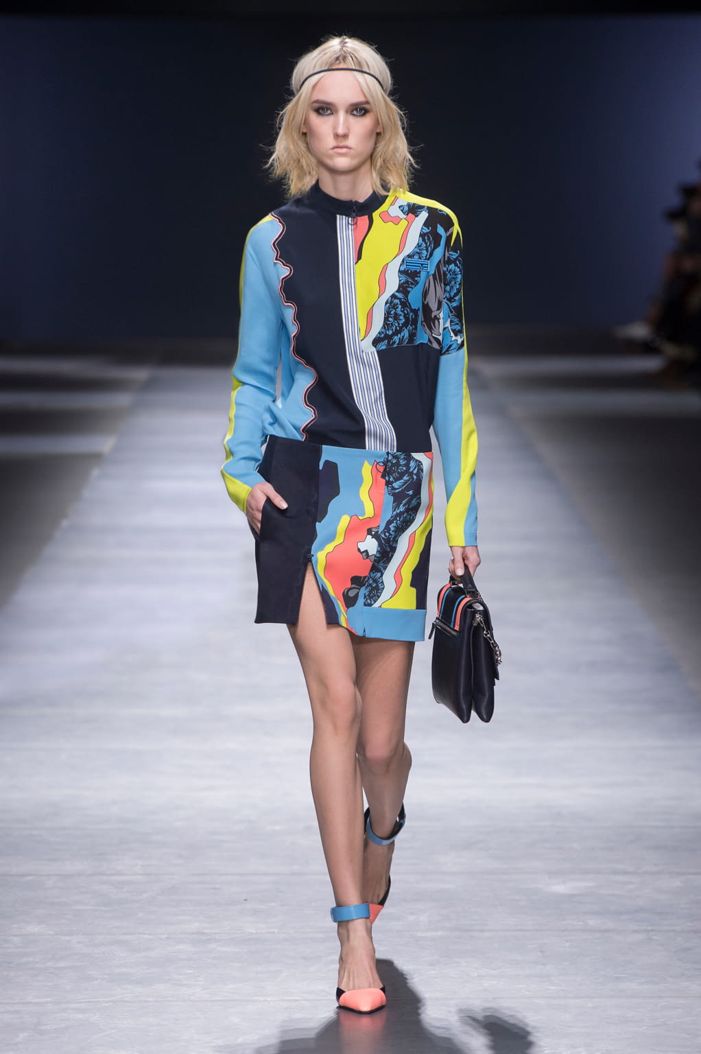 Fashion Week Milan Fall/Winter 2016 look 21 from the Versace collection 女装