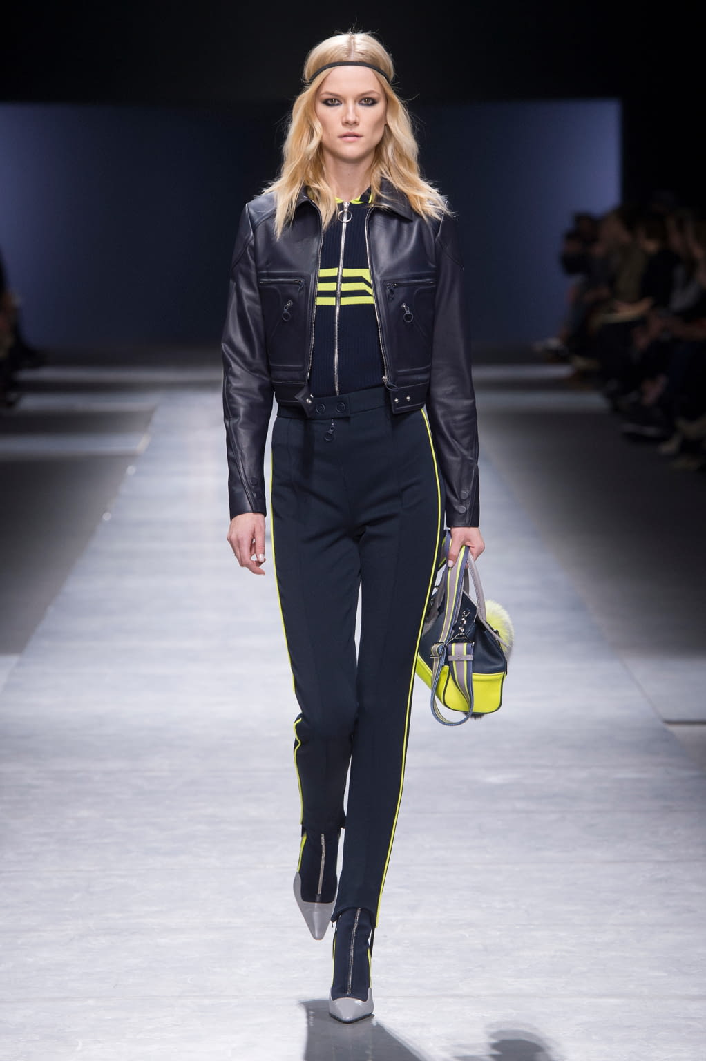 Fashion Week Milan Fall/Winter 2016 look 26 from the Versace collection womenswear