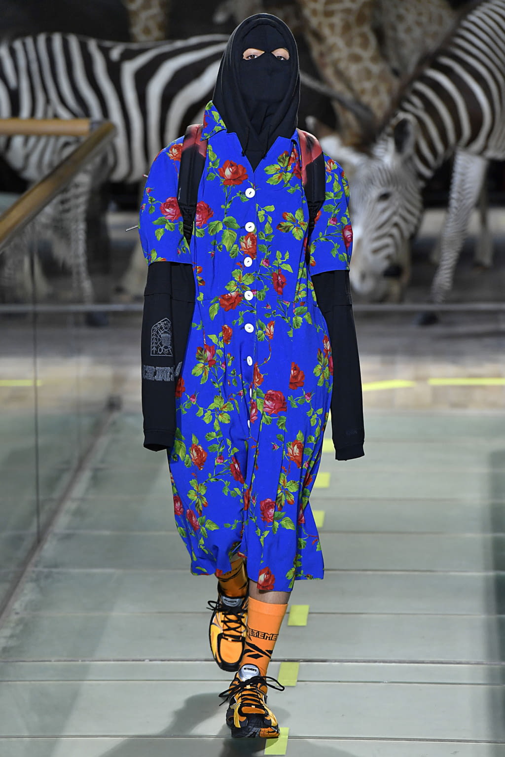 Fashion Week Paris Fall/Winter 2019 look 30 from the VETEMENTS collection 男装