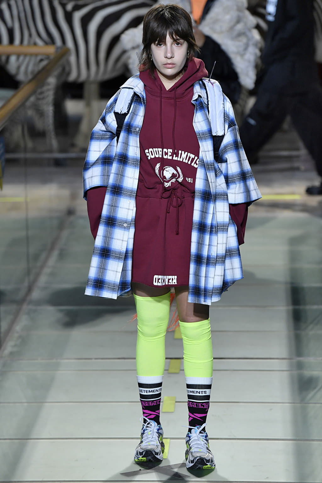Fashion Week Paris Fall/Winter 2019 look 44 from the VETEMENTS collection 男装