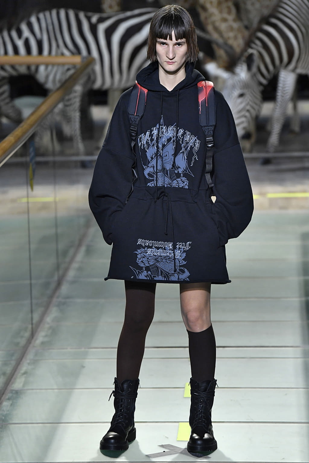 Fashion Week Paris Fall/Winter 2019 look 48 from the VETEMENTS collection 男装