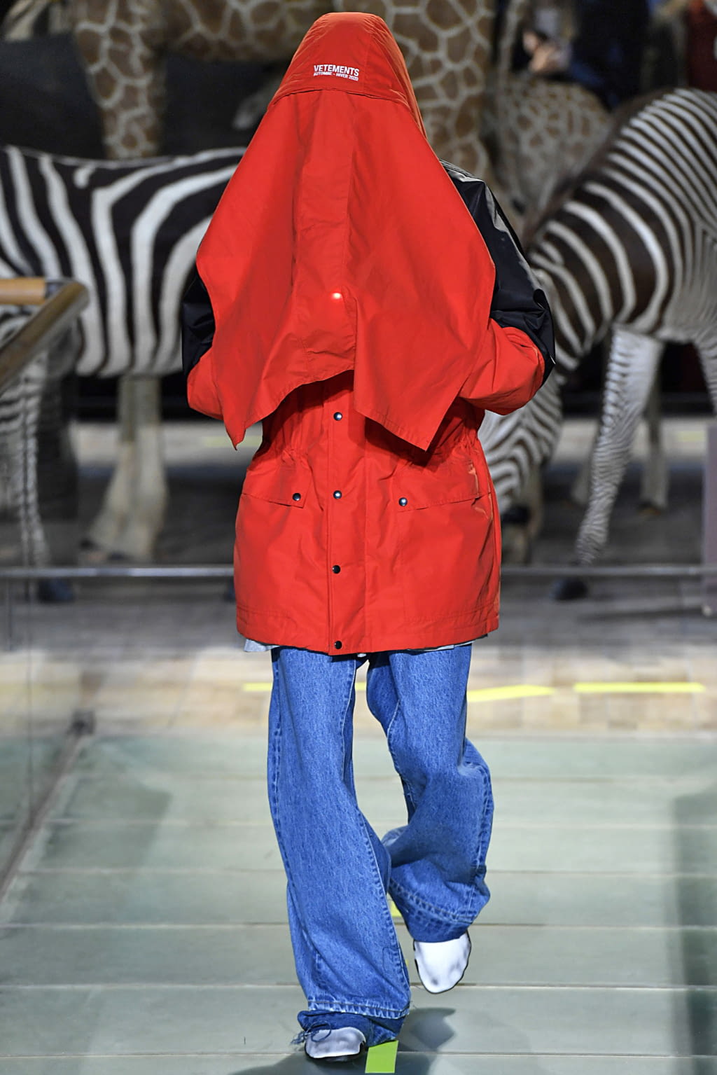 Fashion Week Paris Fall/Winter 2019 look 59 from the VETEMENTS collection menswear