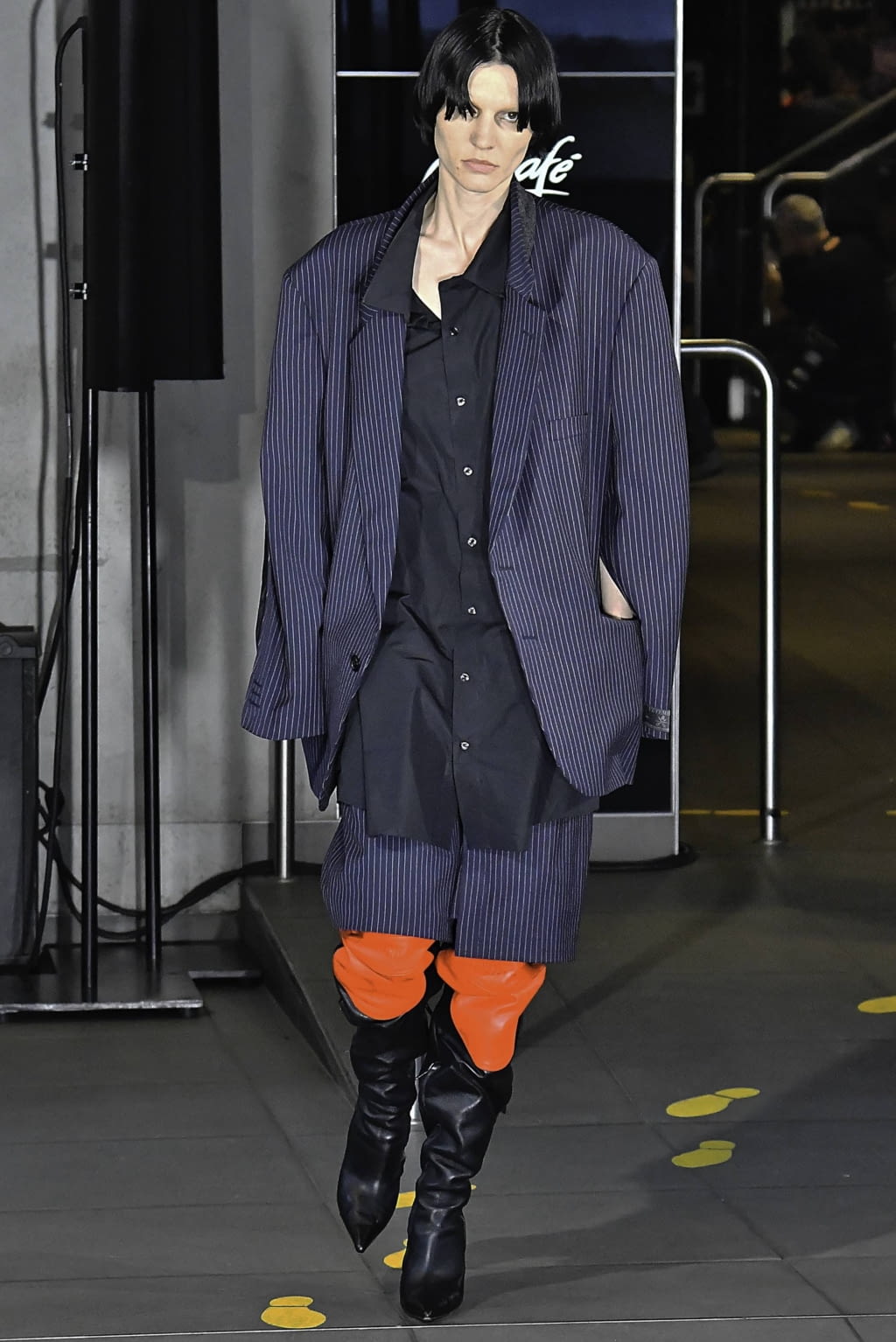 Fashion Week Paris Spring/Summer 2020 look 11 from the VETEMENTS collection 男装