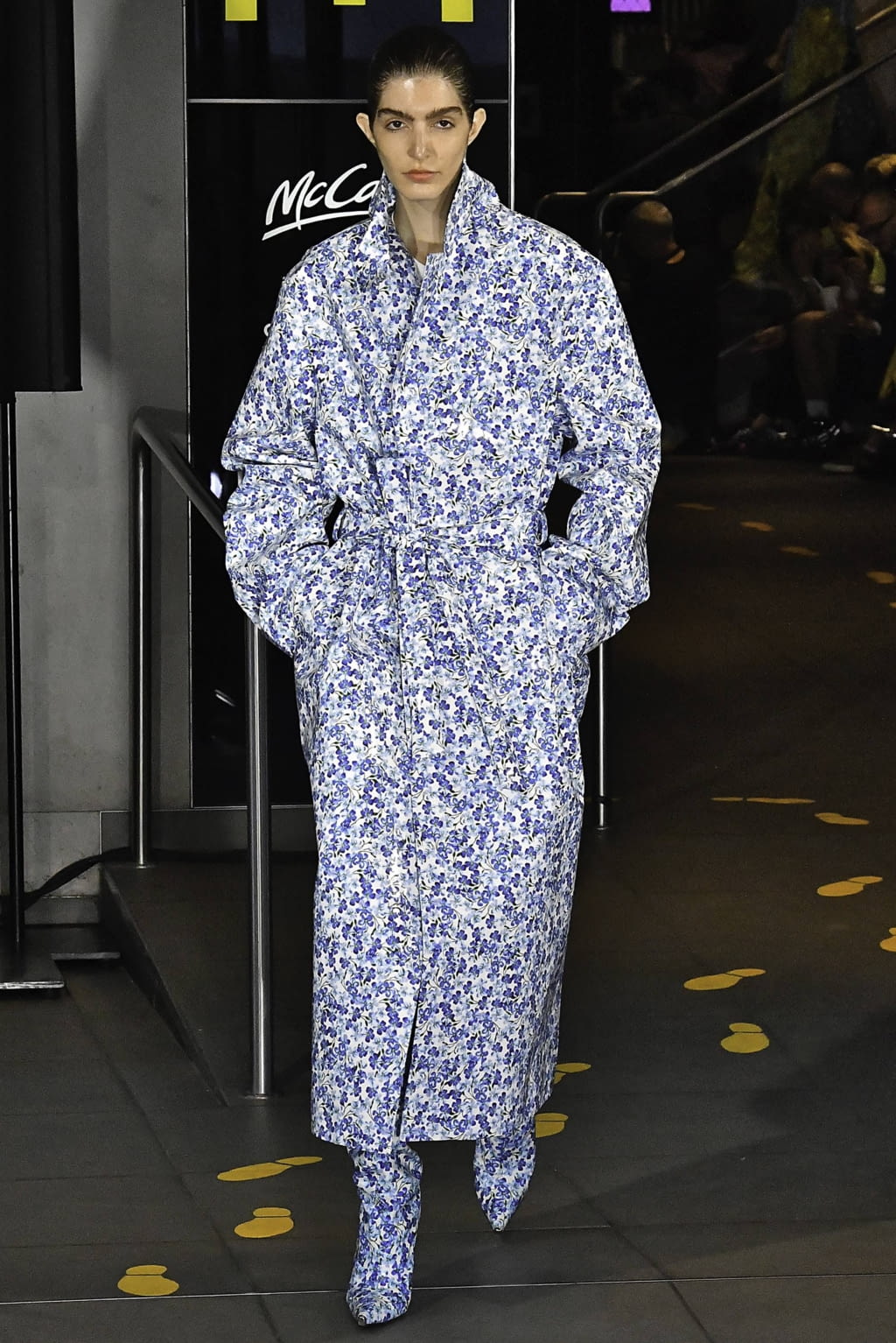 Fashion Week Paris Spring/Summer 2020 look 14 from the VETEMENTS collection menswear
