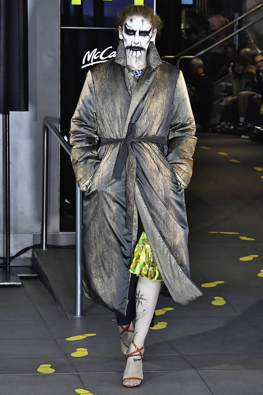 Fashion Week Paris Spring/Summer 2020 look 26 from the VETEMENTS collection menswear