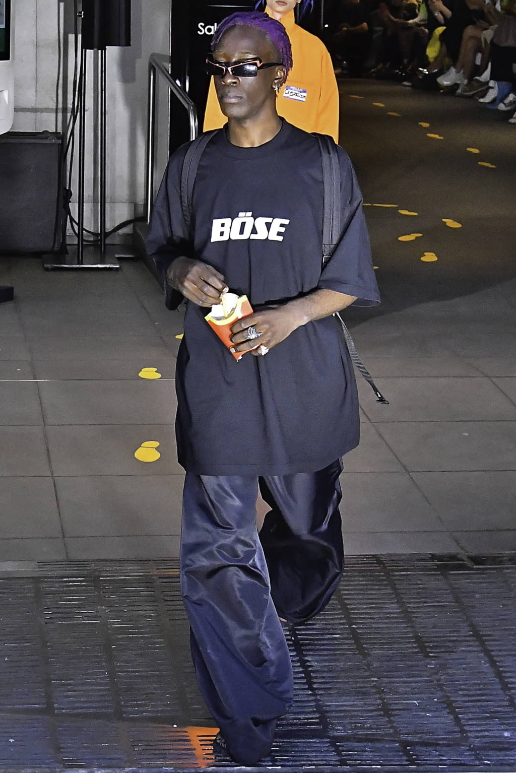 Fashion Week Paris Spring/Summer 2020 look 46 from the VETEMENTS collection menswear
