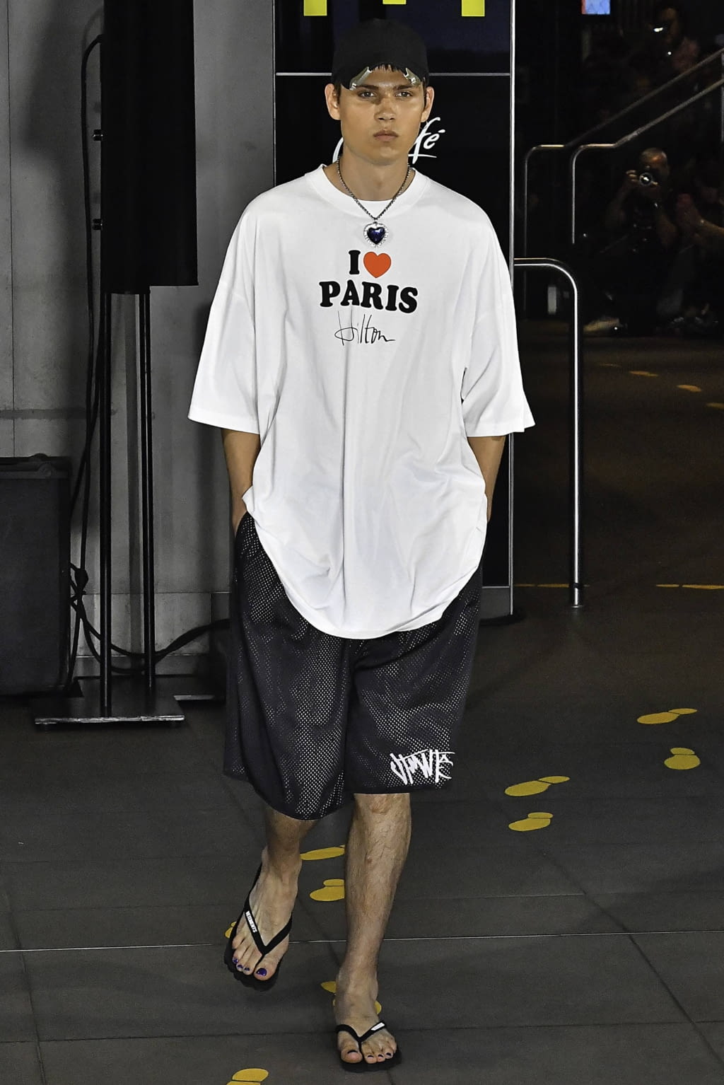 Fashion Week Paris Spring/Summer 2020 look 49 from the VETEMENTS collection menswear