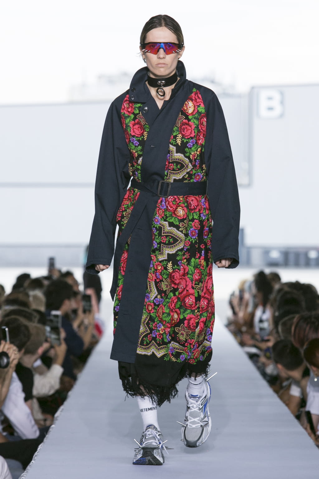 Fashion Week Paris Spring/Summer 2019 look 36 from the VETEMENTS collection 女装