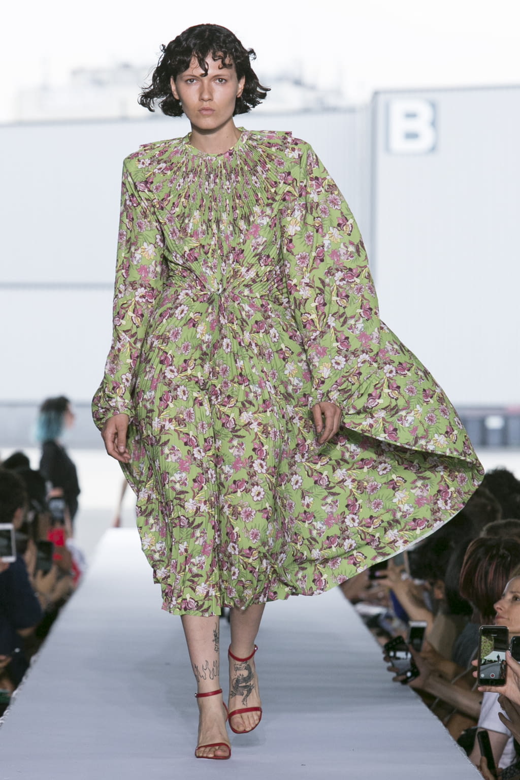 Fashion Week Paris Spring/Summer 2019 look 49 de la collection VETEMENTS womenswear