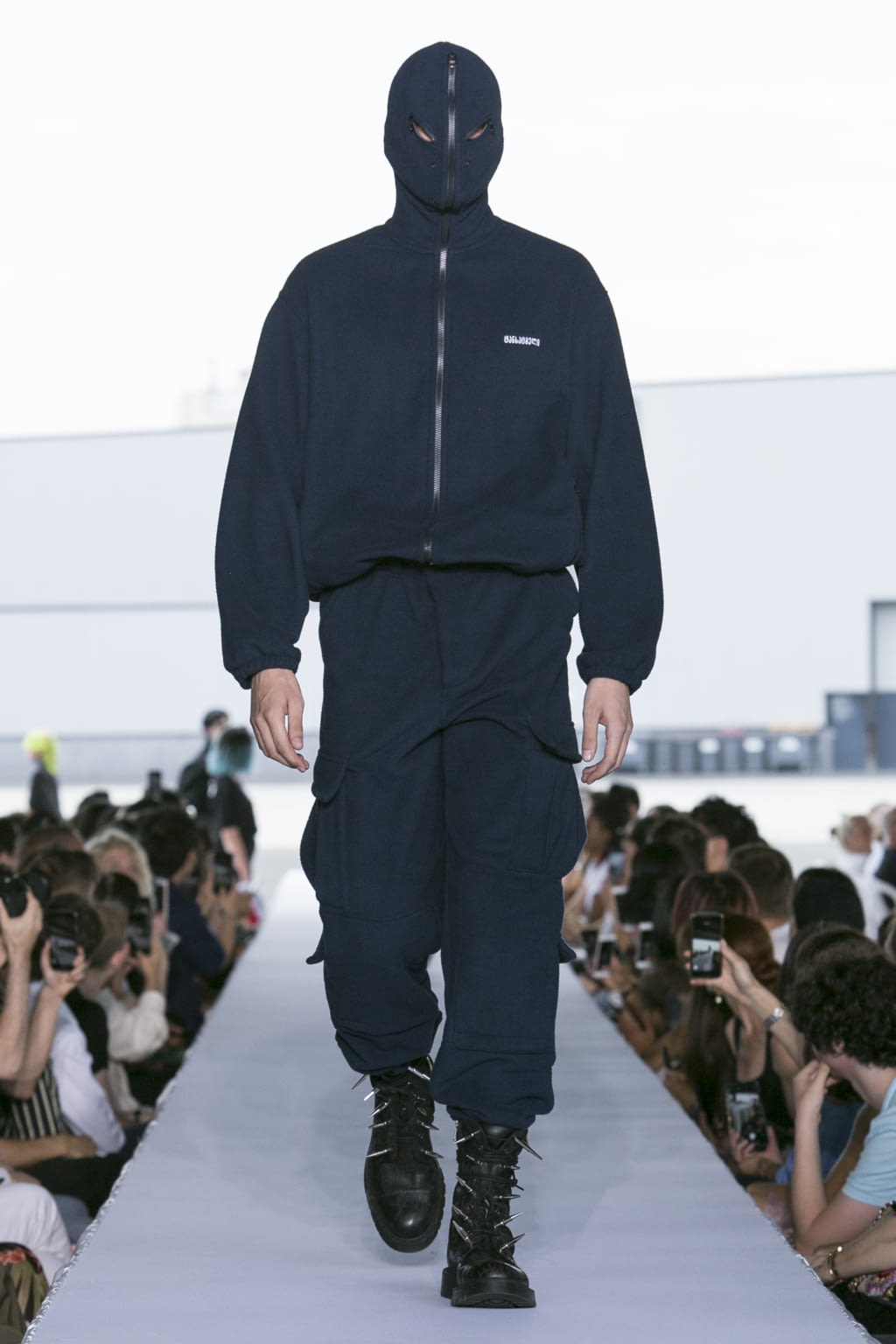 Fashion Week Paris Spring/Summer 2019 look 50 from the VETEMENTS collection womenswear