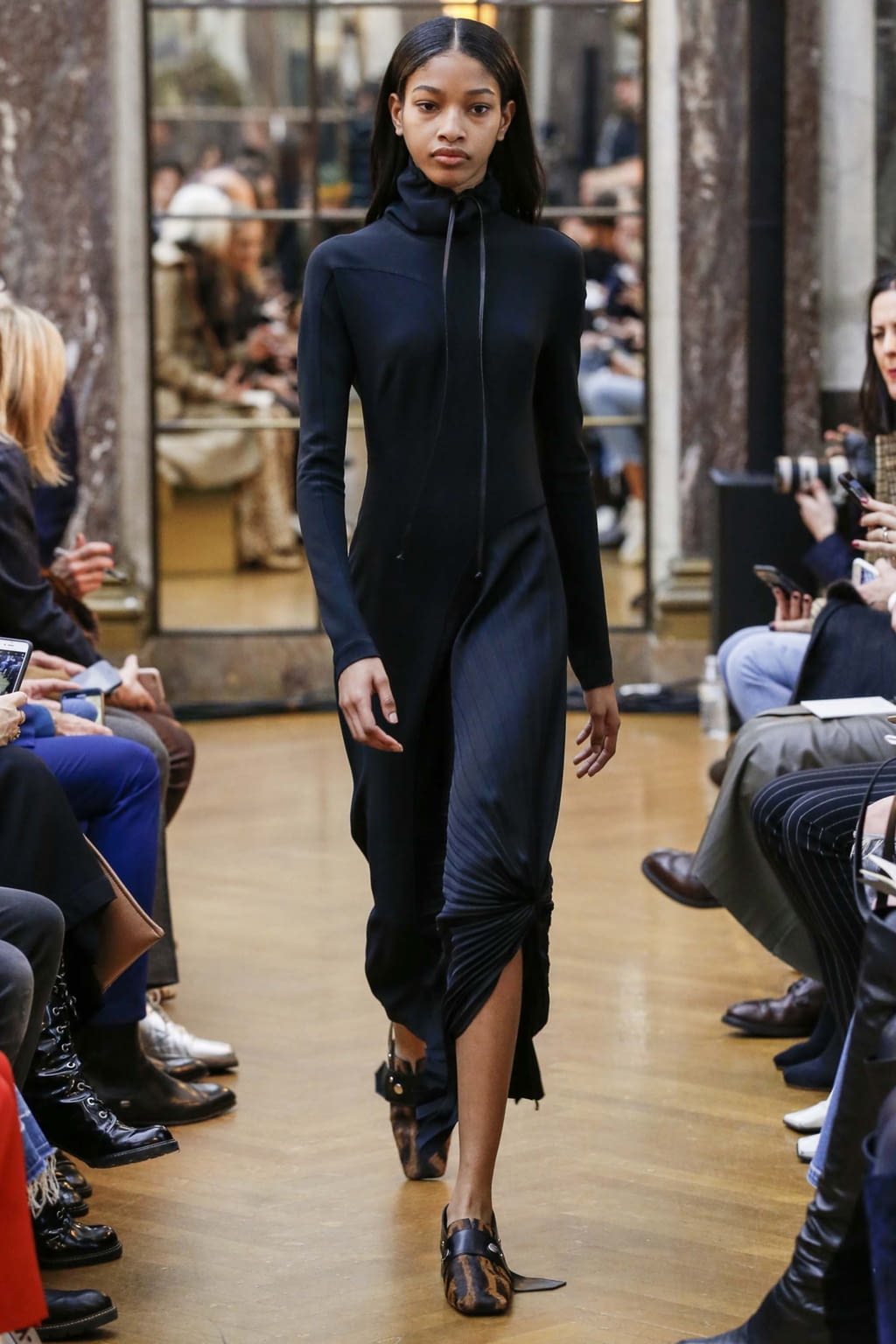 Fashion Week New York Fall/Winter 2018 look 15 from the Victoria Beckham collection womenswear