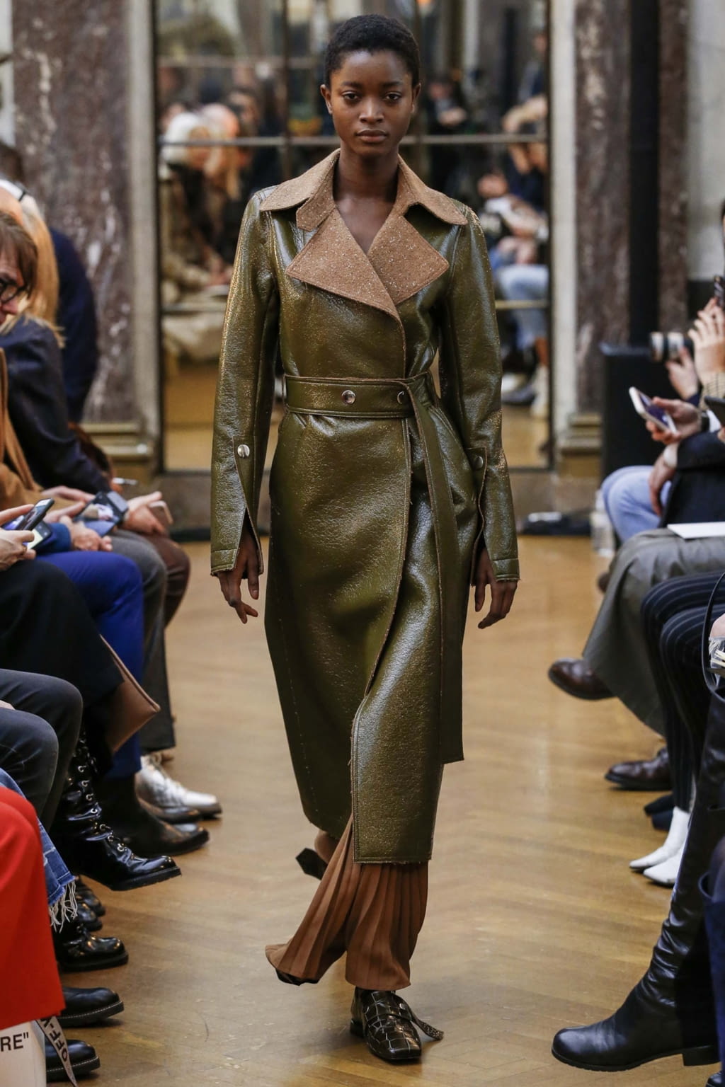 Fashion Week New York Fall/Winter 2018 look 20 from the Victoria Beckham collection womenswear