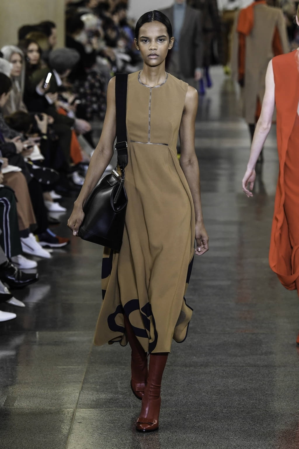 Fashion Week London Fall/Winter 2019 look 5 from the Victoria Beckham collection womenswear