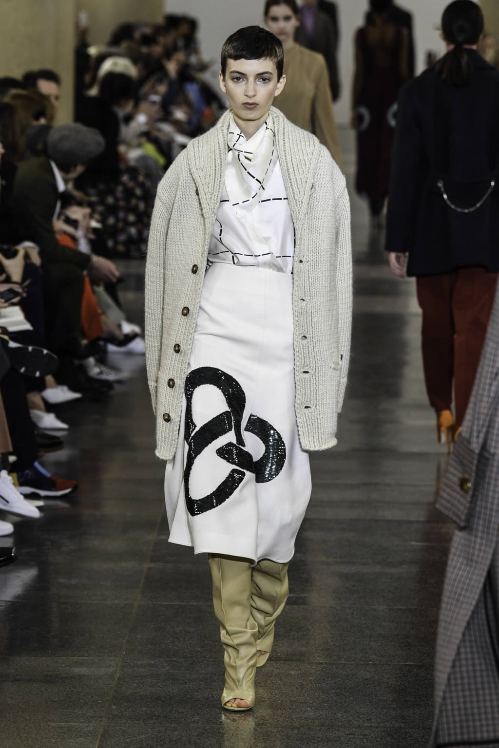 Fashion Week London Fall/Winter 2019 look 13 from the Victoria Beckham collection womenswear