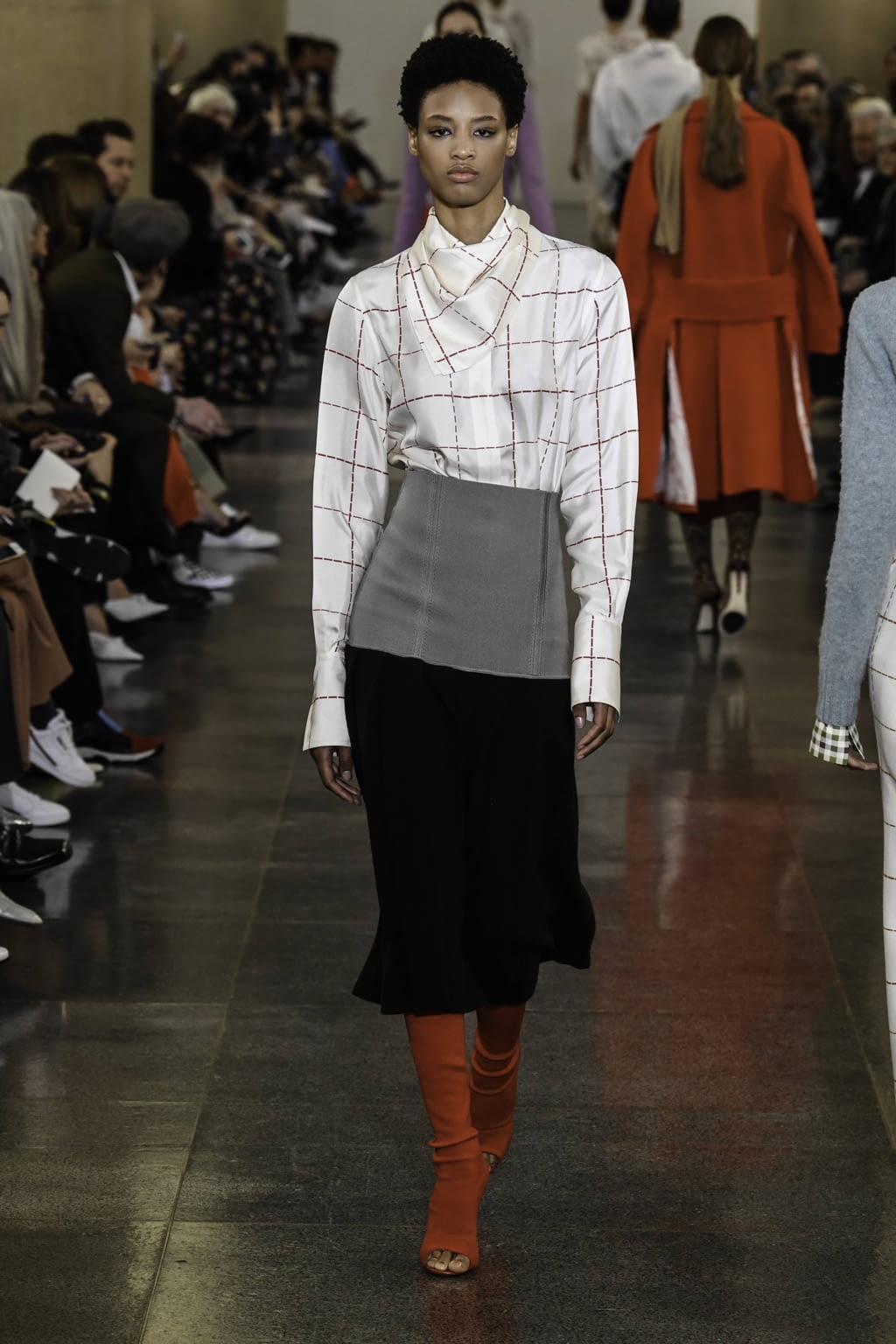 Fashion Week London Fall/Winter 2019 look 33 from the Victoria Beckham collection 女装