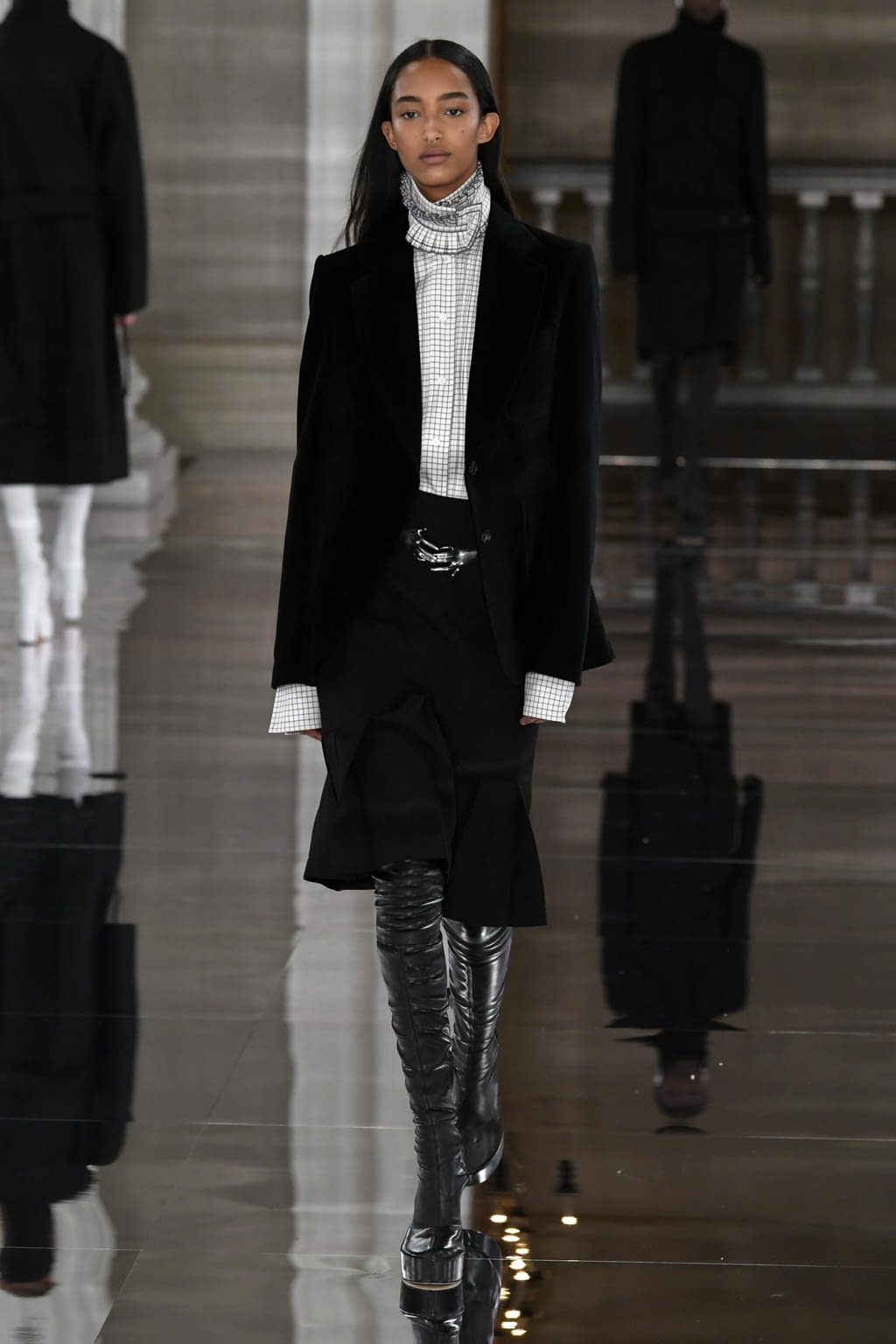 Fashion Week London Fall/Winter 2020 look 7 from the Victoria Beckham collection womenswear