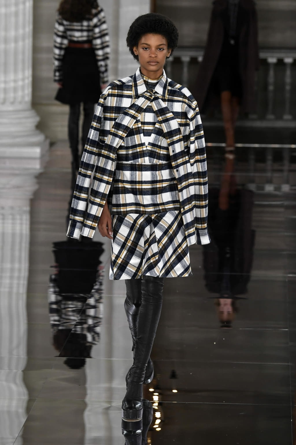 Fashion Week London Fall/Winter 2020 look 11 from the Victoria Beckham collection womenswear