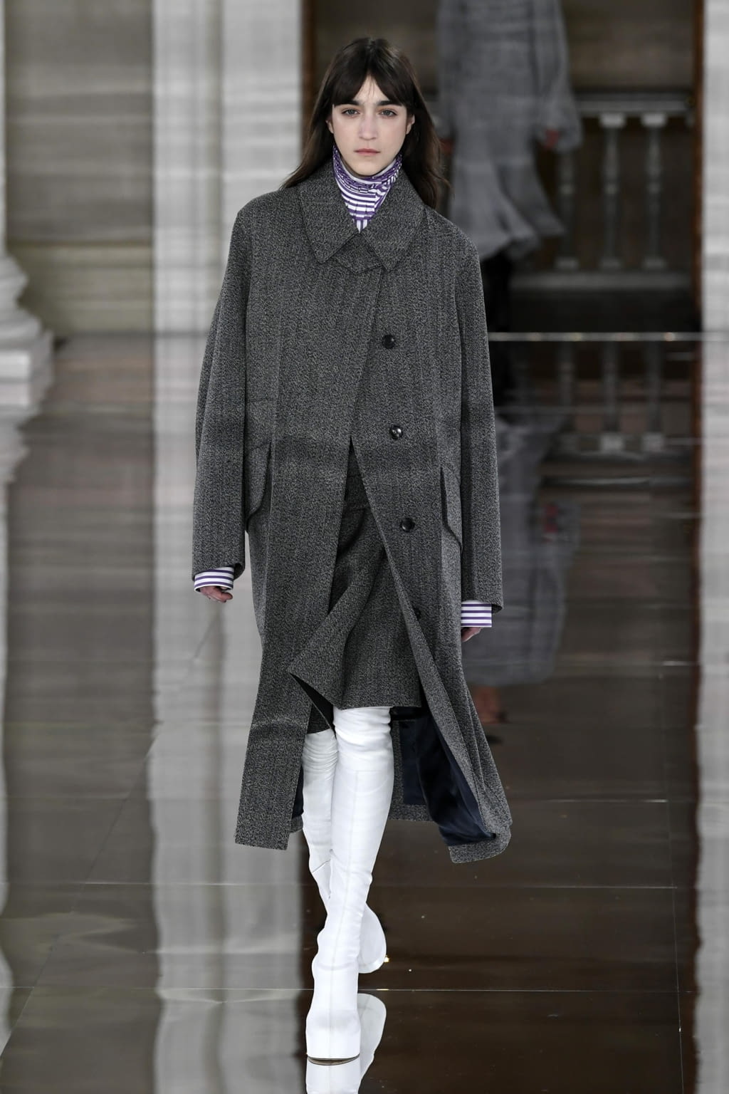 Fashion Week London Fall/Winter 2020 look 23 from the Victoria Beckham collection womenswear