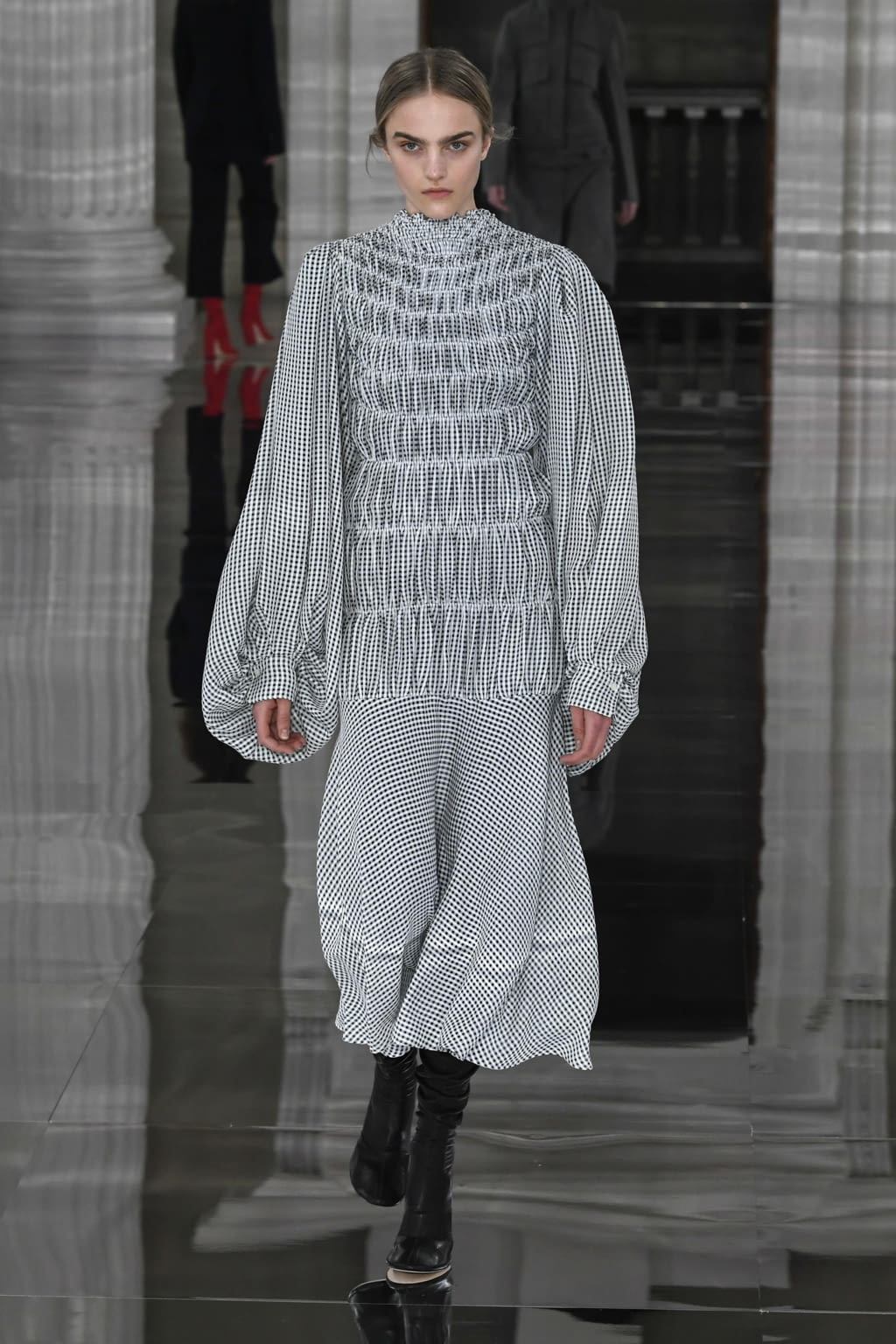 Fashion Week London Fall/Winter 2020 look 24 de la collection Victoria Beckham womenswear
