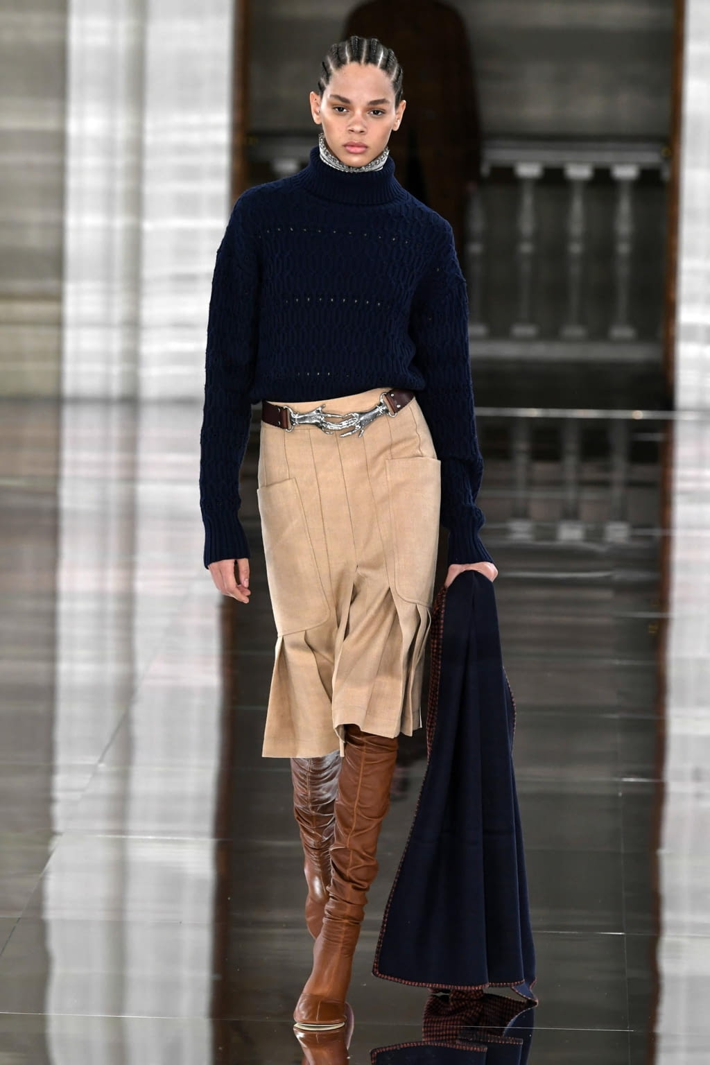 Fashion Week London Fall/Winter 2020 look 26 from the Victoria Beckham collection 女装
