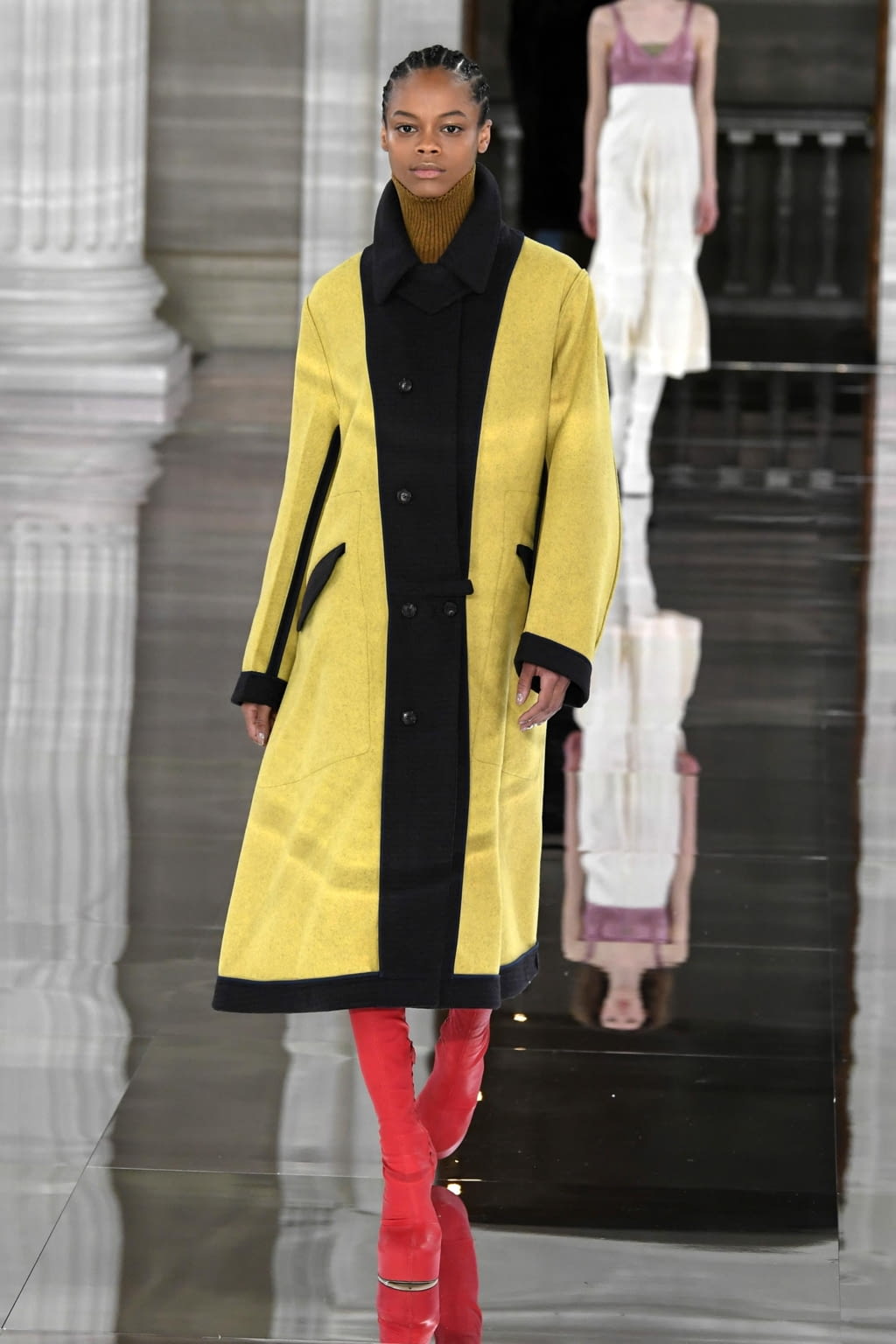 Fashion Week London Fall/Winter 2020 look 36 from the Victoria Beckham collection womenswear