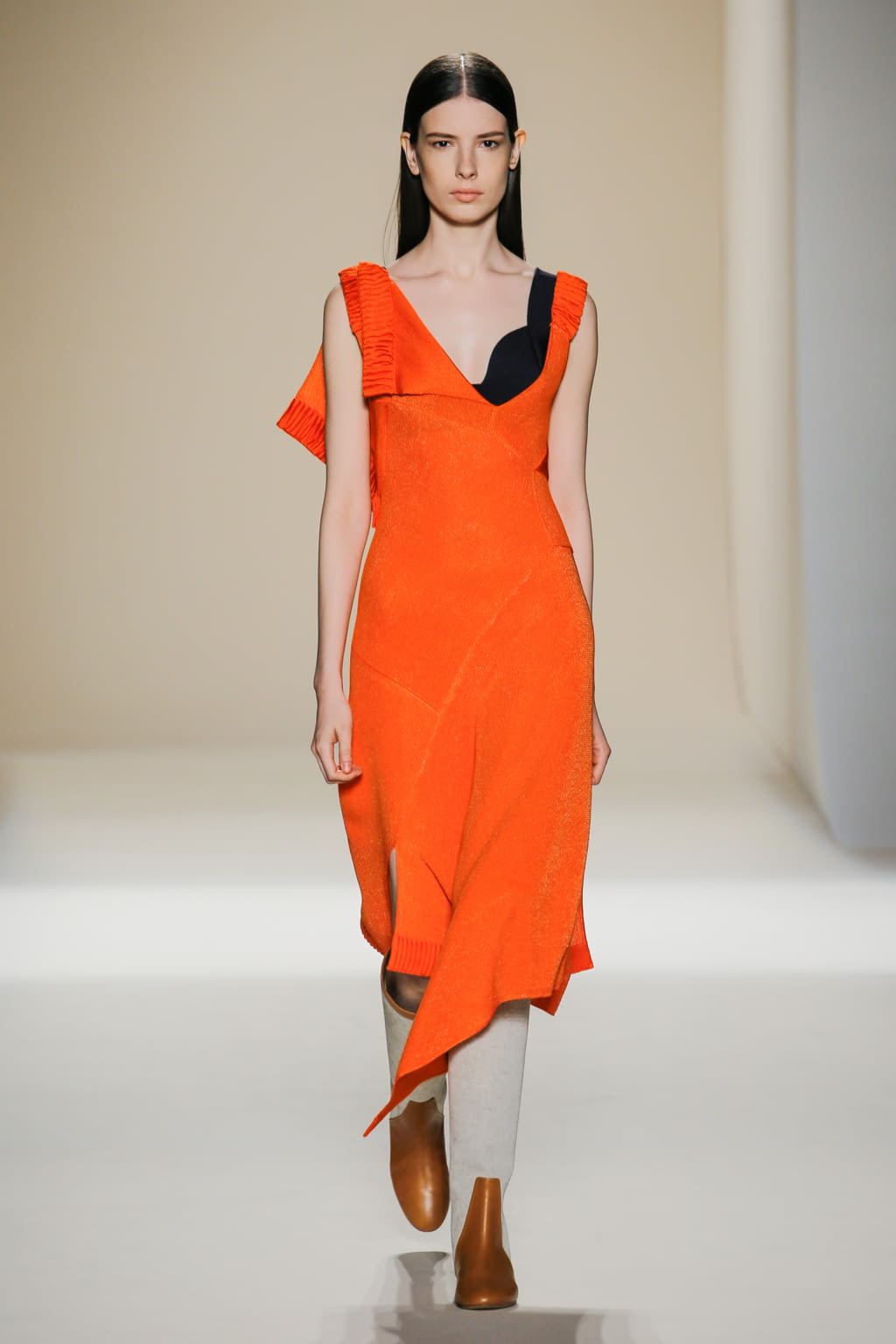 Fashion Week New York Spring/Summer 2017 look 15 from the Victoria Beckham collection 女装