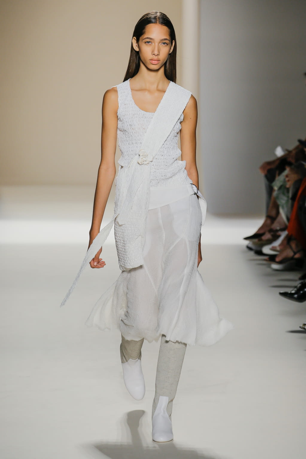 Fashion Week New York Spring/Summer 2017 look 30 from the Victoria Beckham collection womenswear