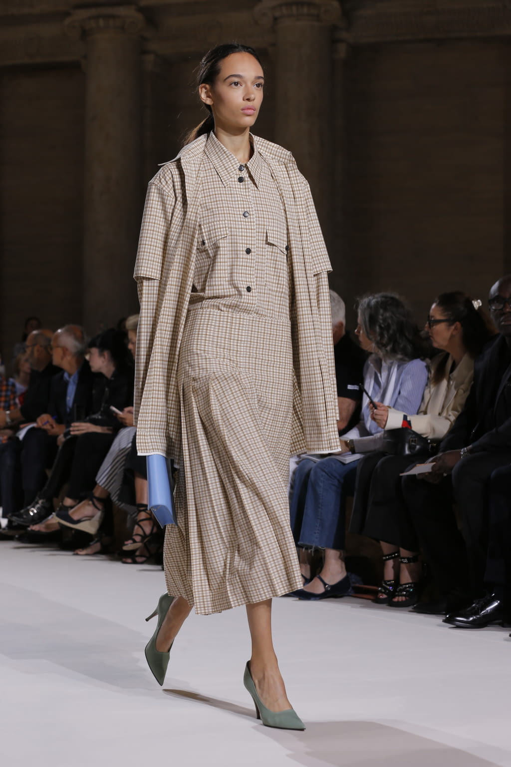 Fashion Week New York Spring/Summer 2018 look 9 from the Victoria Beckham collection 女装