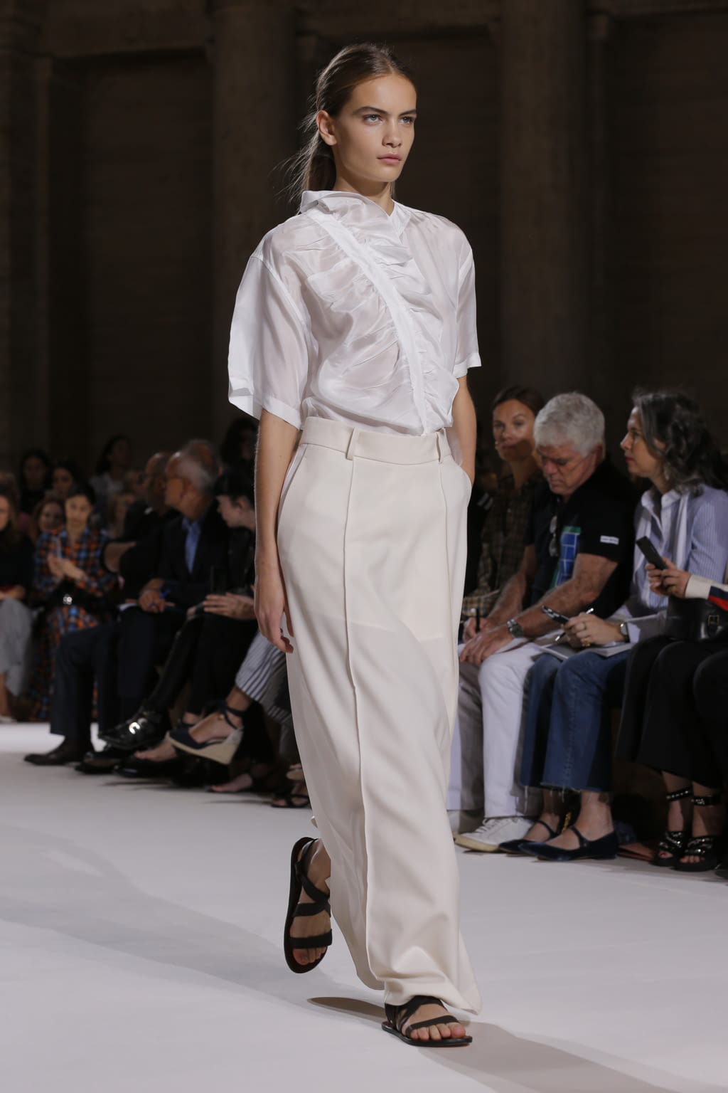 Fashion Week New York Spring/Summer 2018 look 26 from the Victoria Beckham collection womenswear