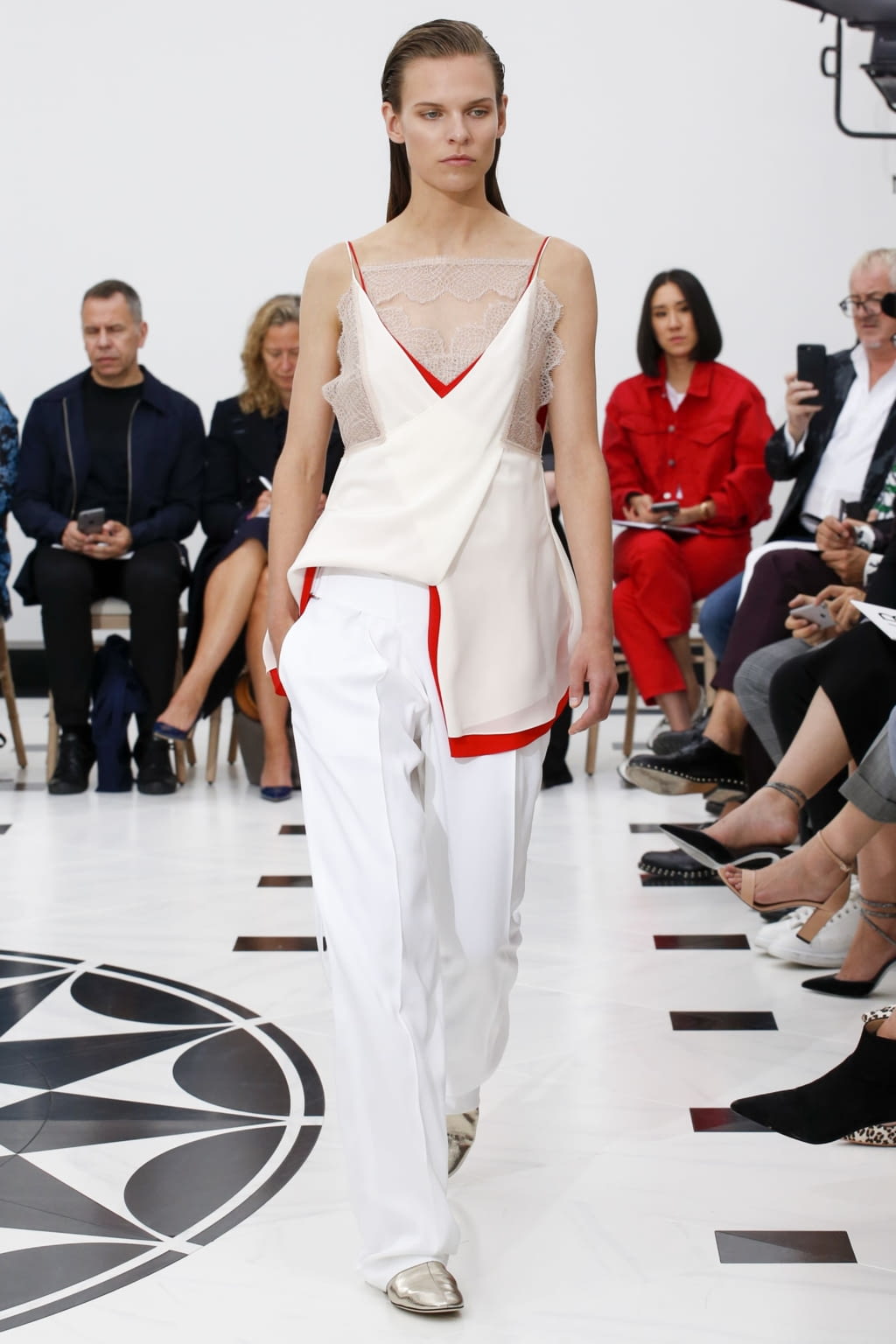 Fashion Week London Spring/Summer 2019 look 3 from the Victoria Beckham collection womenswear