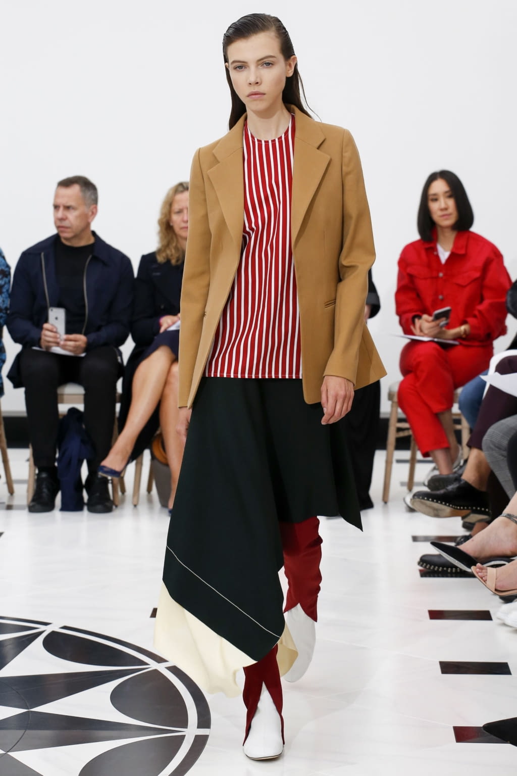 Fashion Week London Spring/Summer 2019 look 5 from the Victoria Beckham collection womenswear