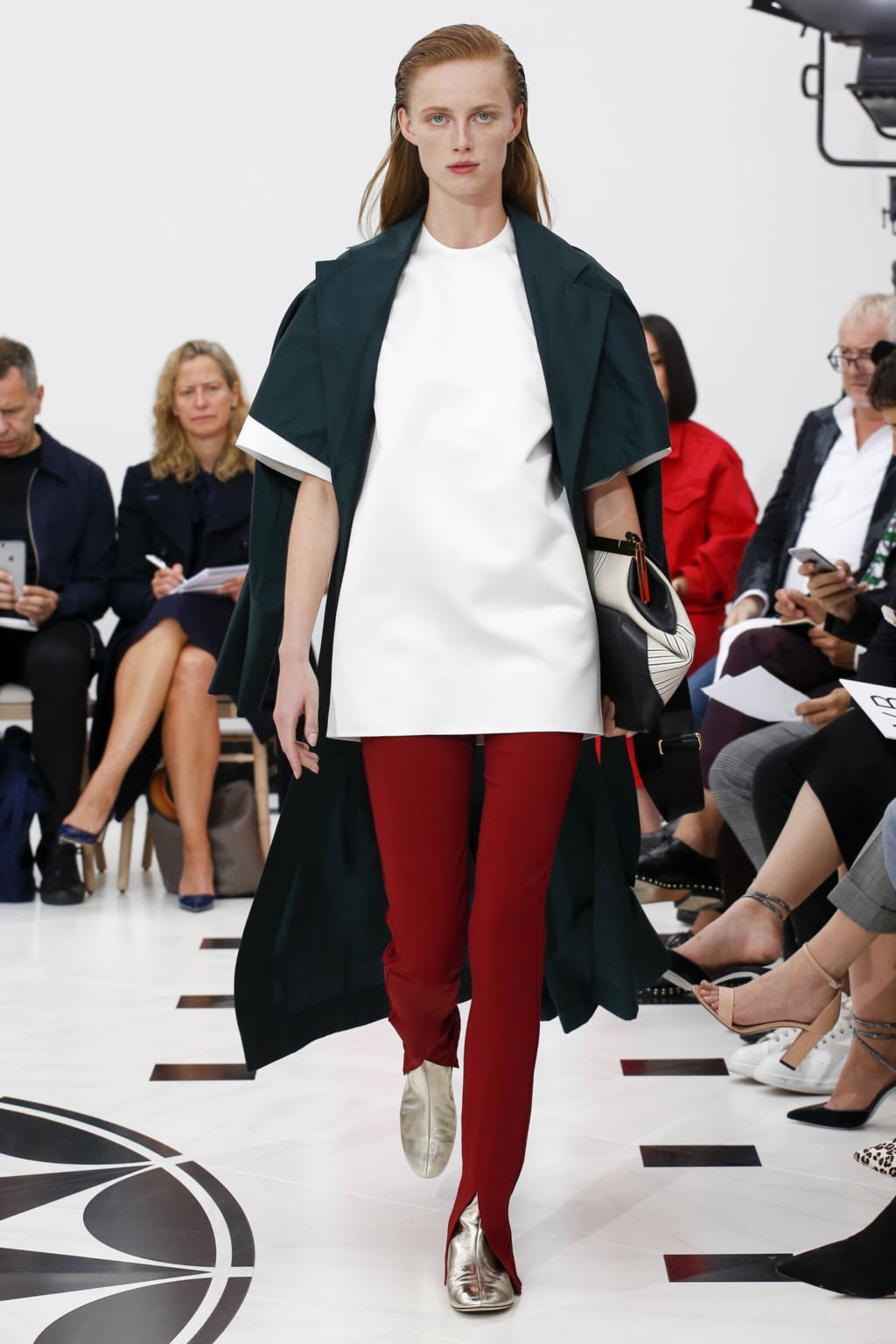 Fashion Week London Spring/Summer 2019 look 10 from the Victoria Beckham collection womenswear