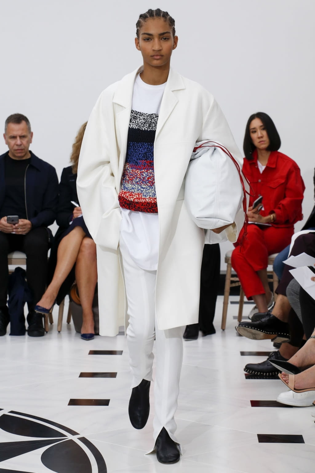 Fashion Week London Spring/Summer 2019 look 19 from the Victoria Beckham collection womenswear