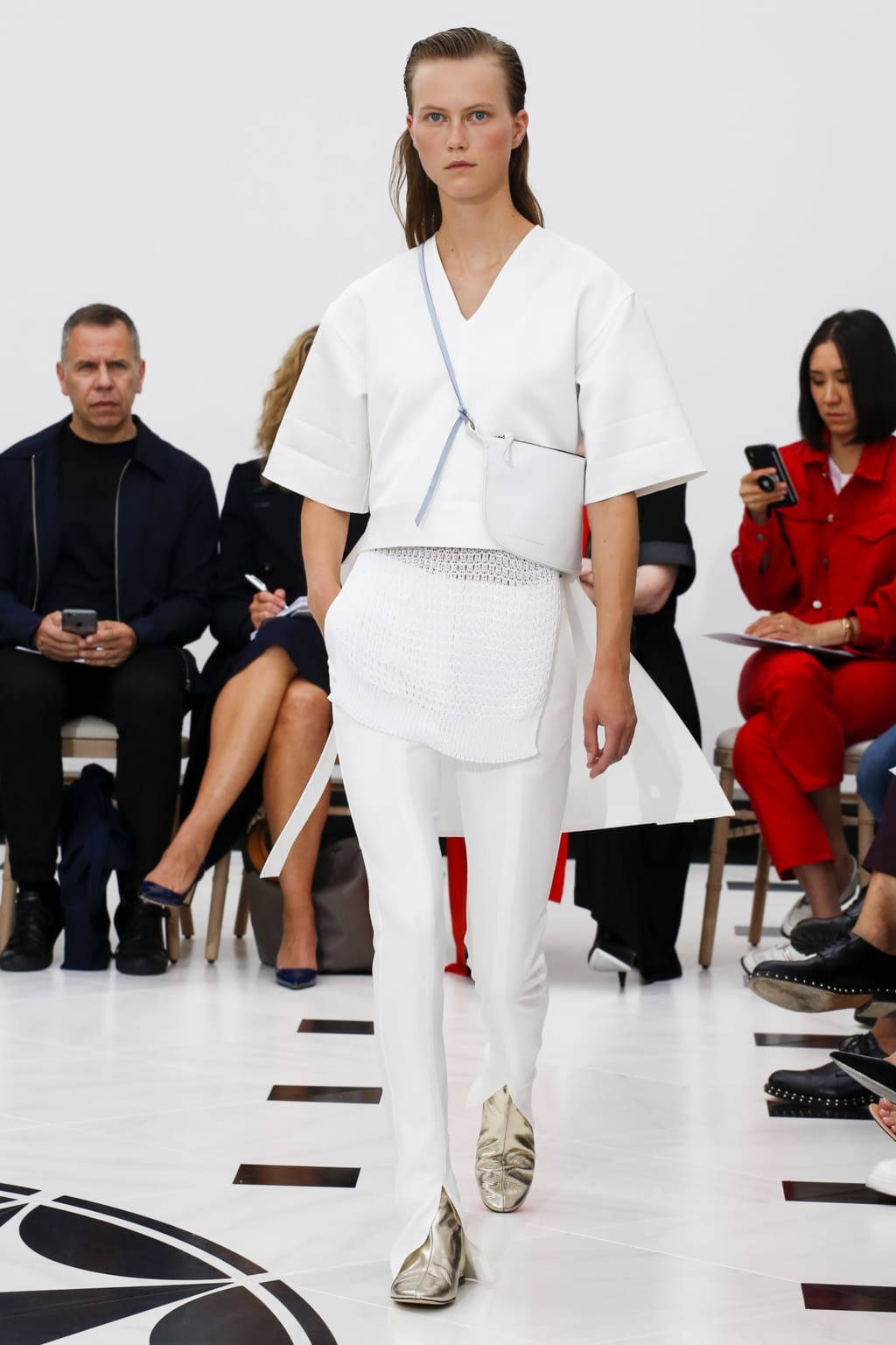 Fashion Week London Spring/Summer 2019 look 23 from the Victoria Beckham collection womenswear