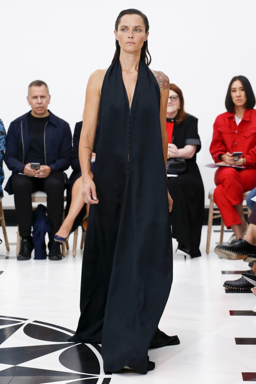 Fashion Week London Spring/Summer 2019 look 25 from the Victoria Beckham collection womenswear