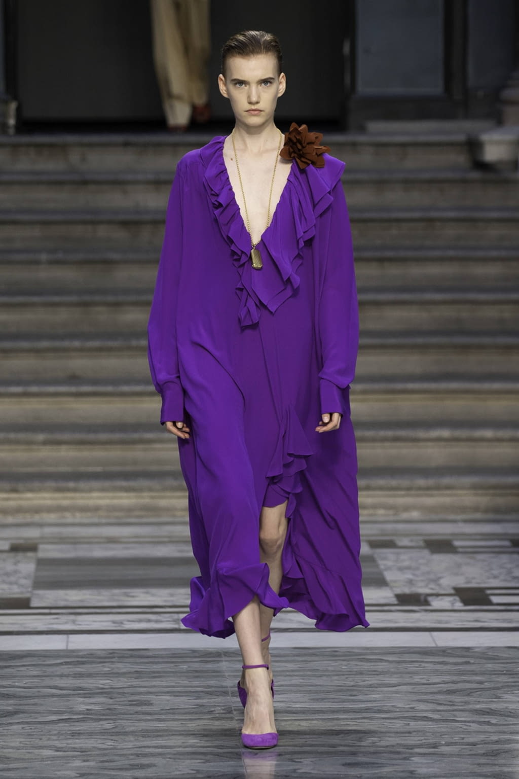 Fashion Week London Spring/Summer 2020 look 5 from the Victoria Beckham collection 女装