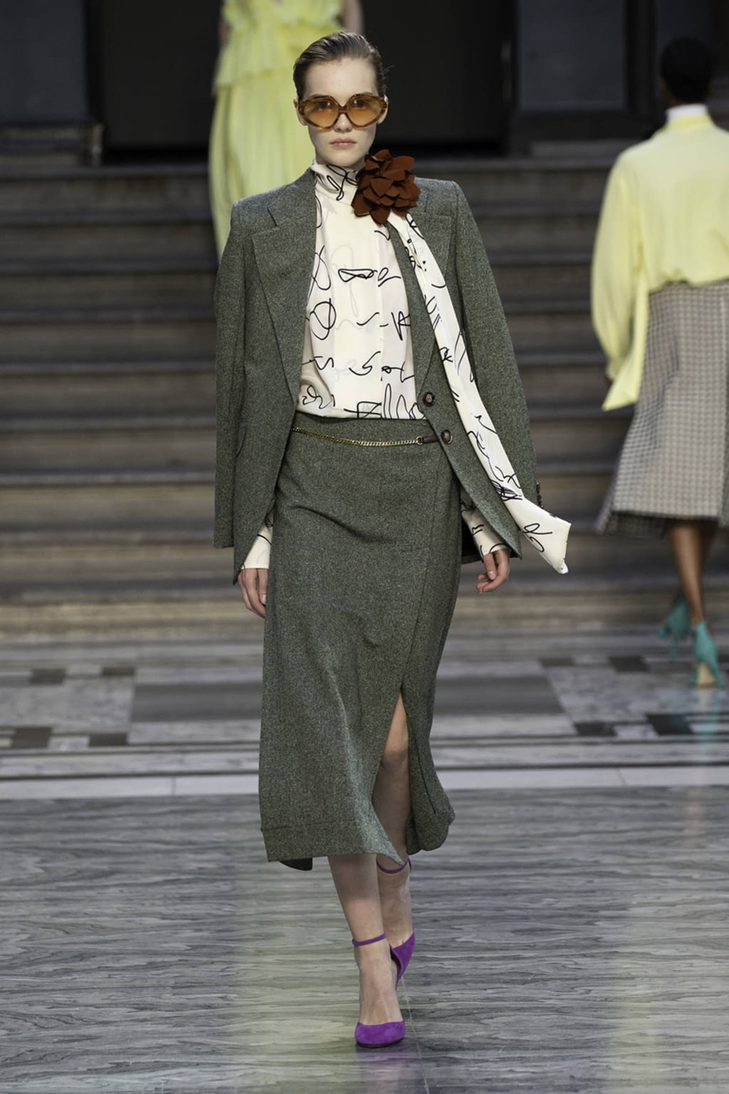 Fashion Week London Spring/Summer 2020 look 14 from the Victoria Beckham collection womenswear
