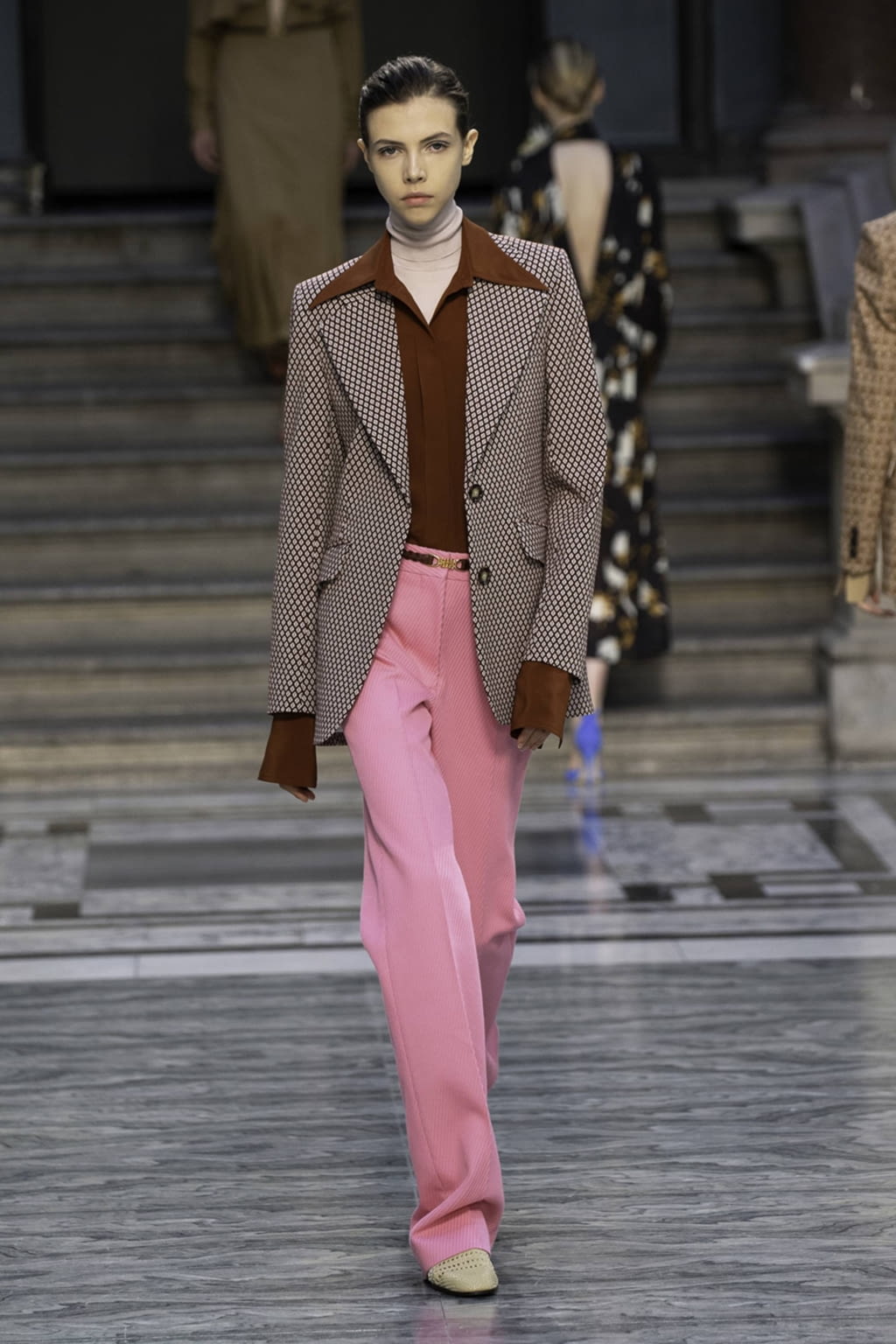 Fashion Week London Spring/Summer 2020 look 28 from the Victoria Beckham collection womenswear
