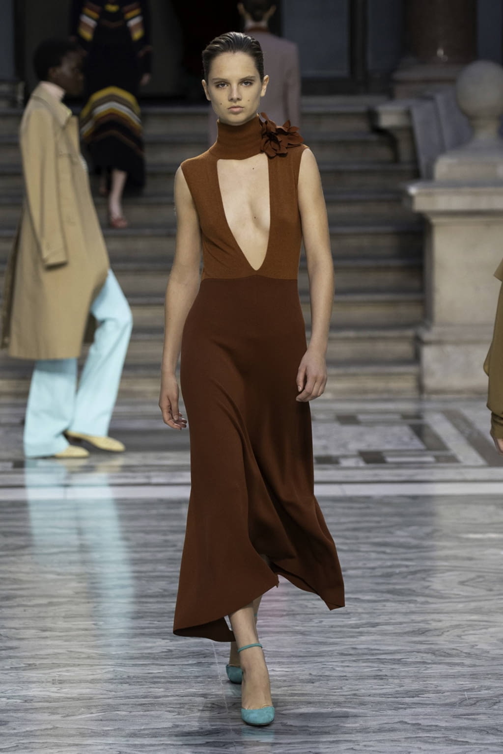 Fashion Week London Spring/Summer 2020 look 33 from the Victoria Beckham collection womenswear
