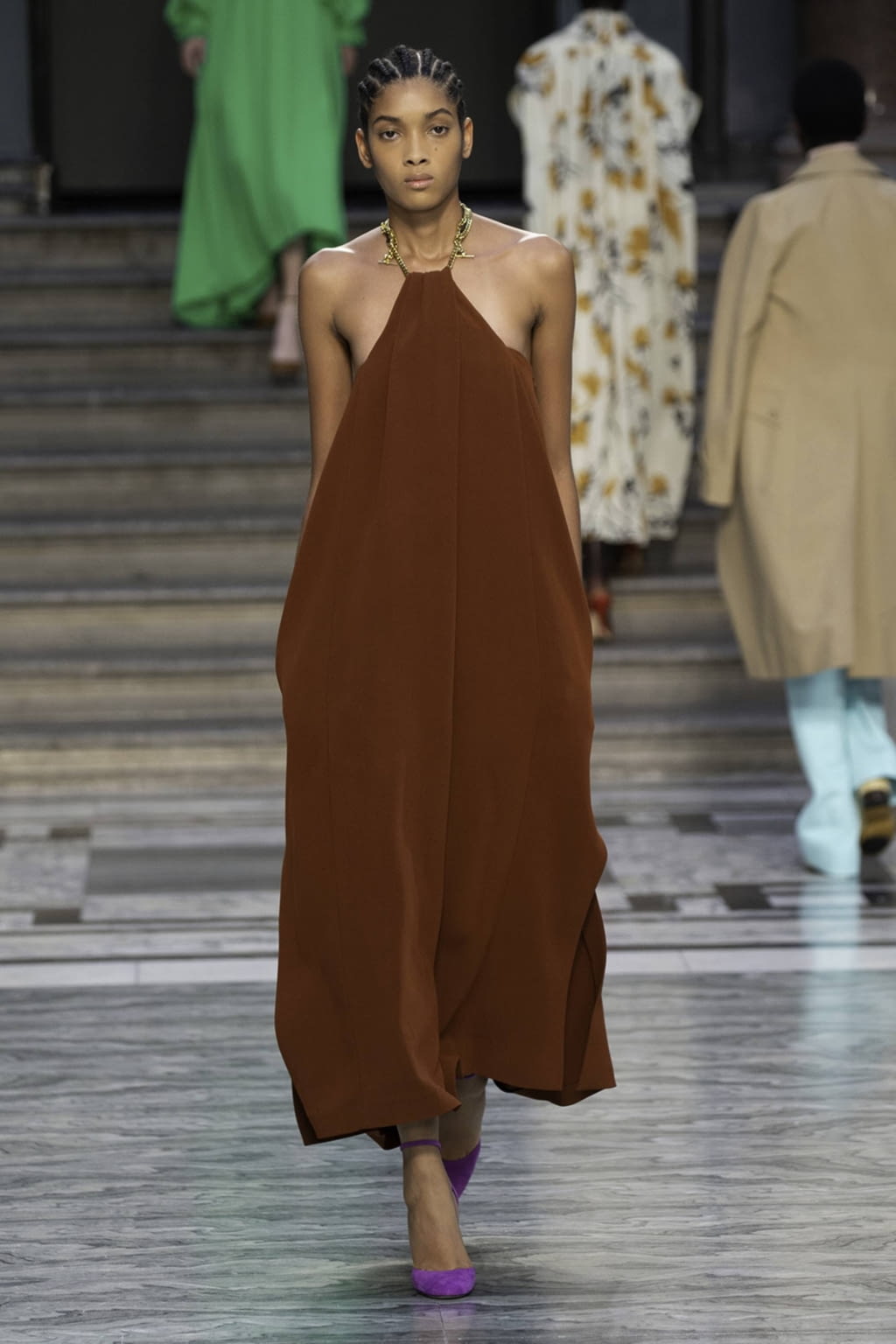 Fashion Week London Spring/Summer 2020 look 36 from the Victoria Beckham collection womenswear
